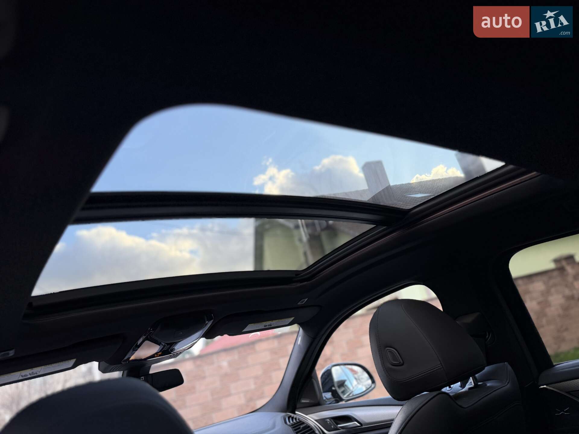 BMW X4 2019 VIN 5UXUJ5C59KLJ64026 фото оголошення 29 з 44