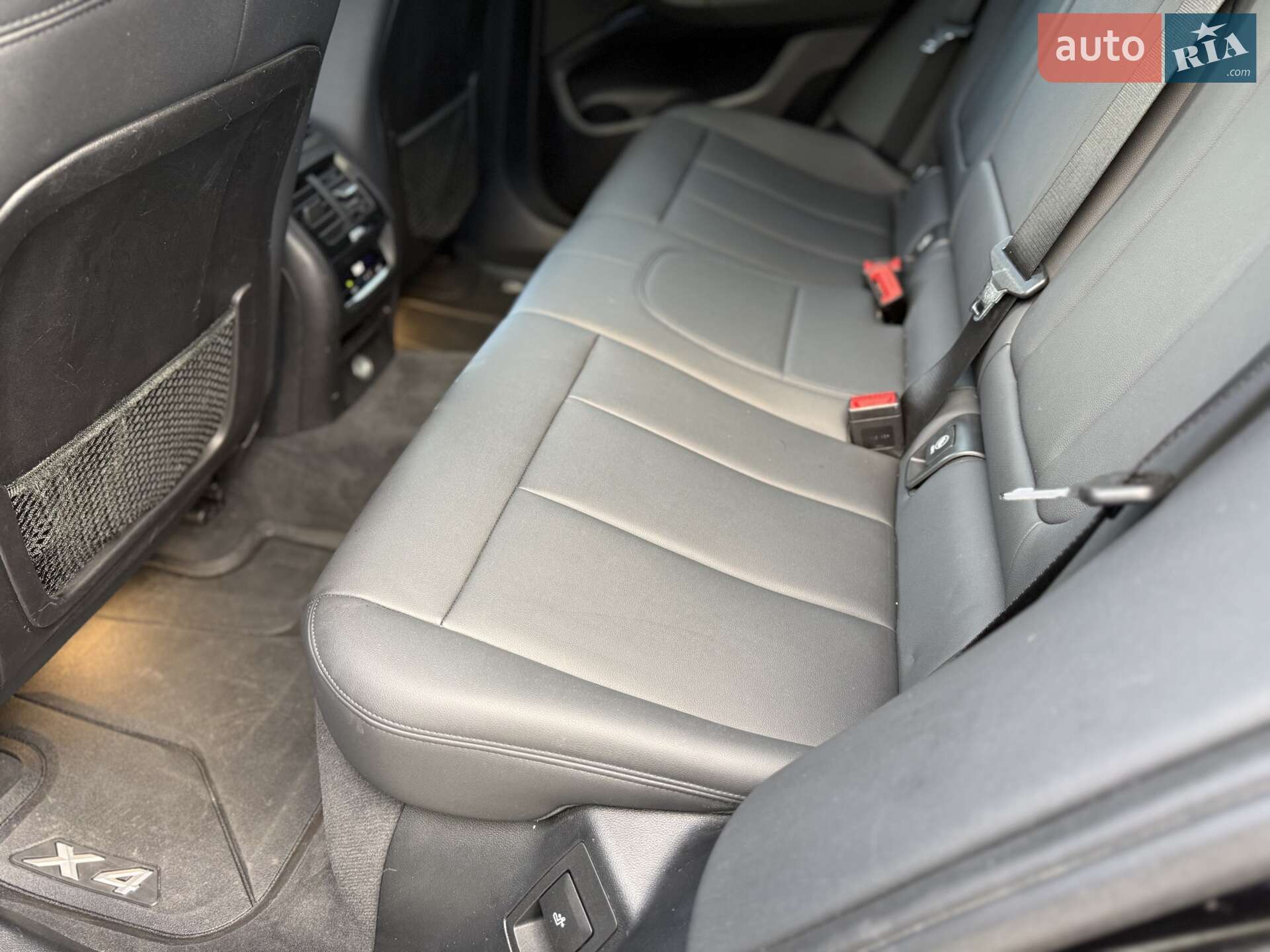 BMW X4 2019 VIN 5UXUJ5C59KLJ64026 фото оголошення 30 з 44