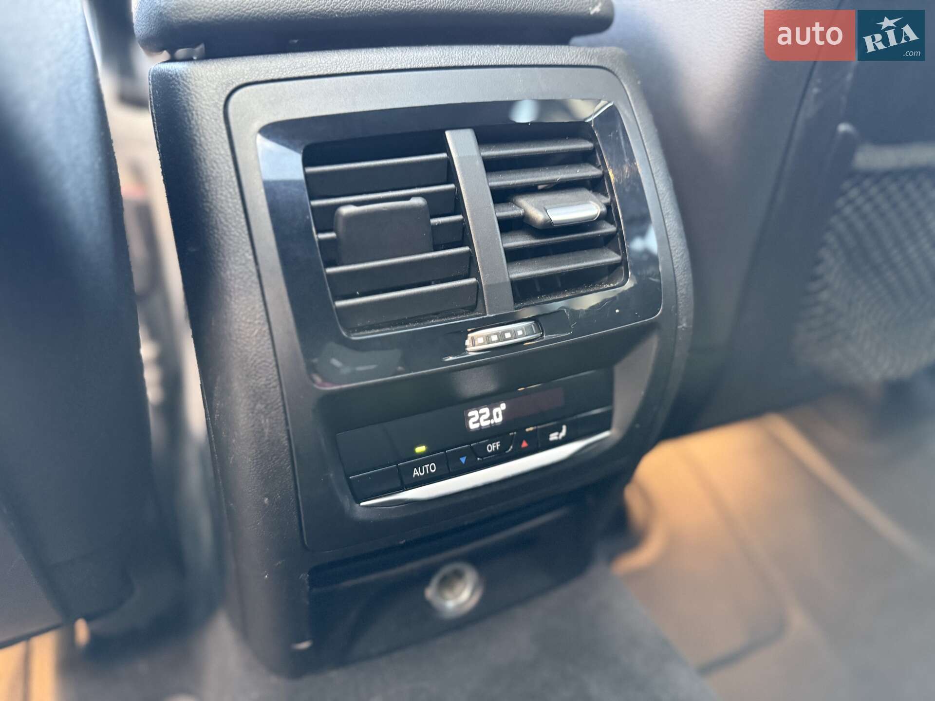 BMW X4 2019 VIN 5UXUJ5C59KLJ64026 фото оголошення 31 з 44