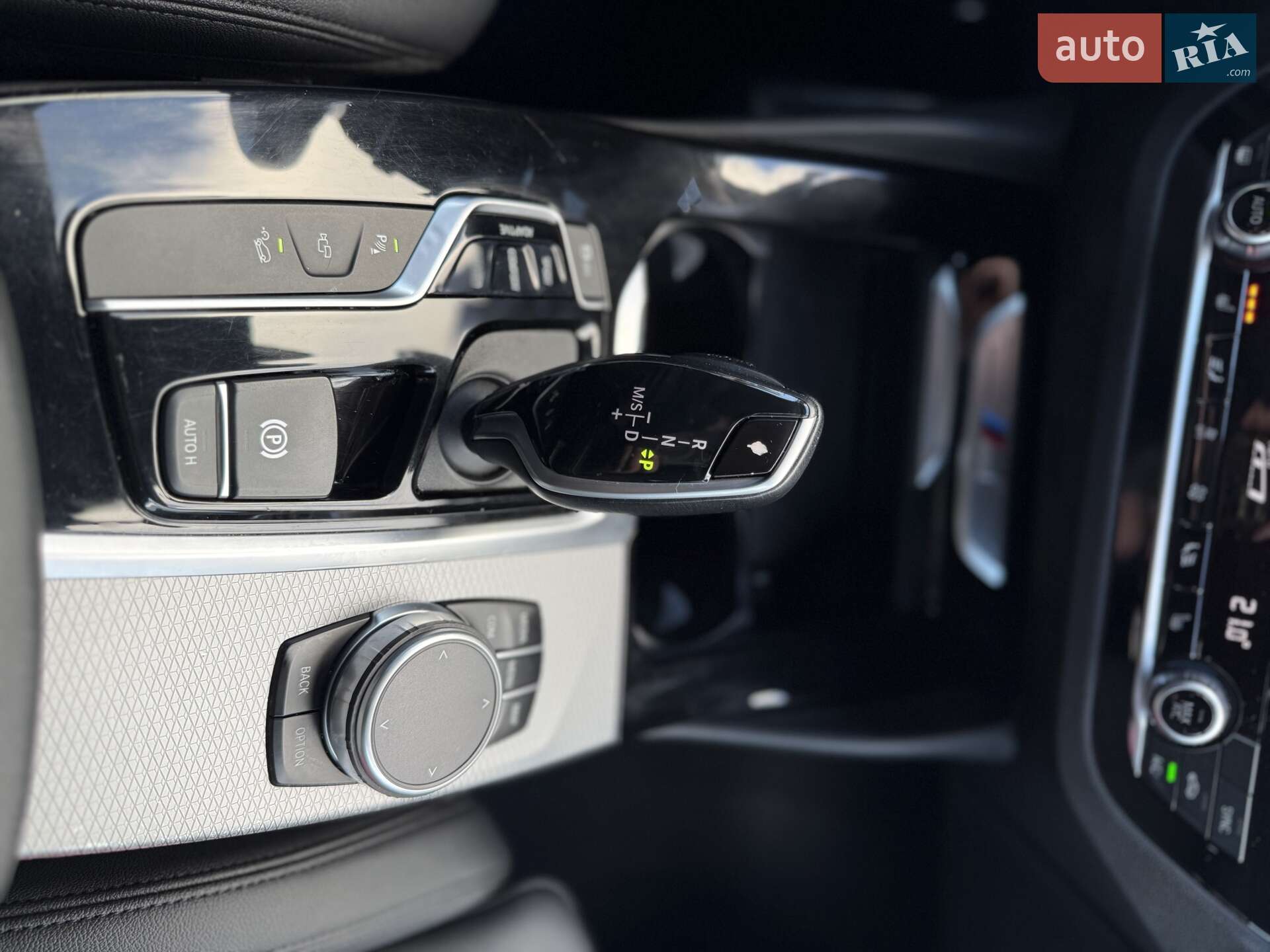 BMW X4 2019 VIN 5UXUJ5C59KLJ64026 фото оголошення 41 з 44