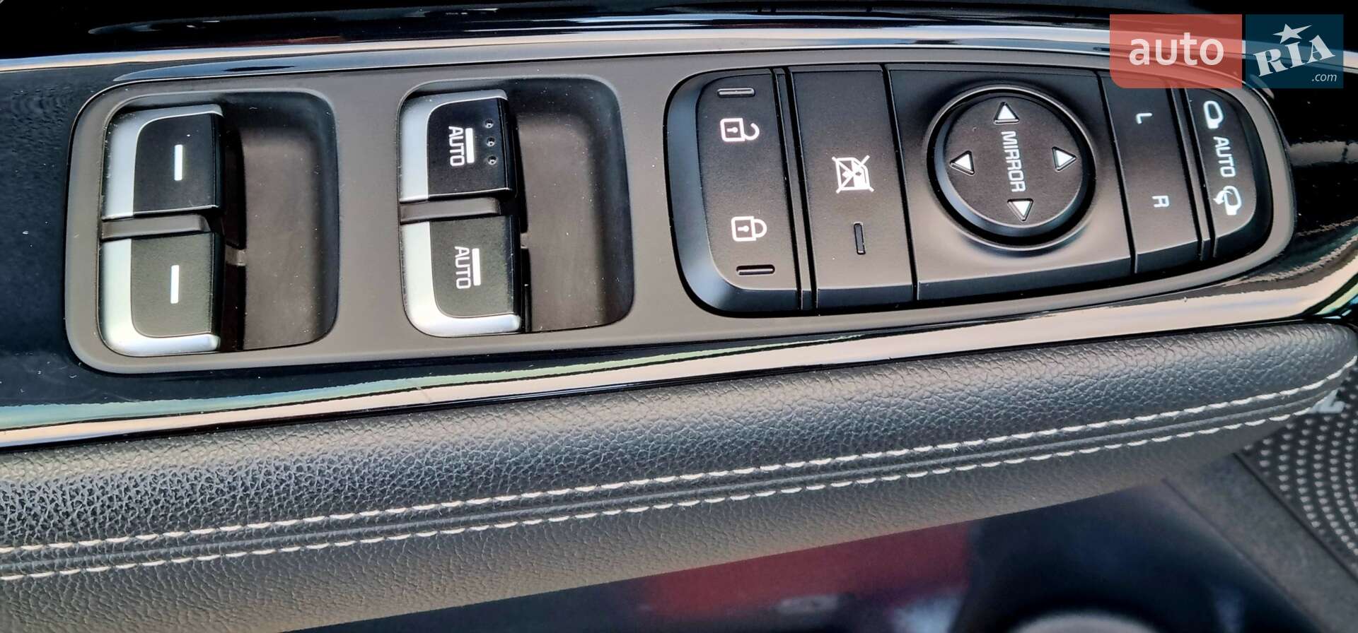 Kia Niro 2019 VIN KNACC81GFK5019719 фото оголошення 49 з 76