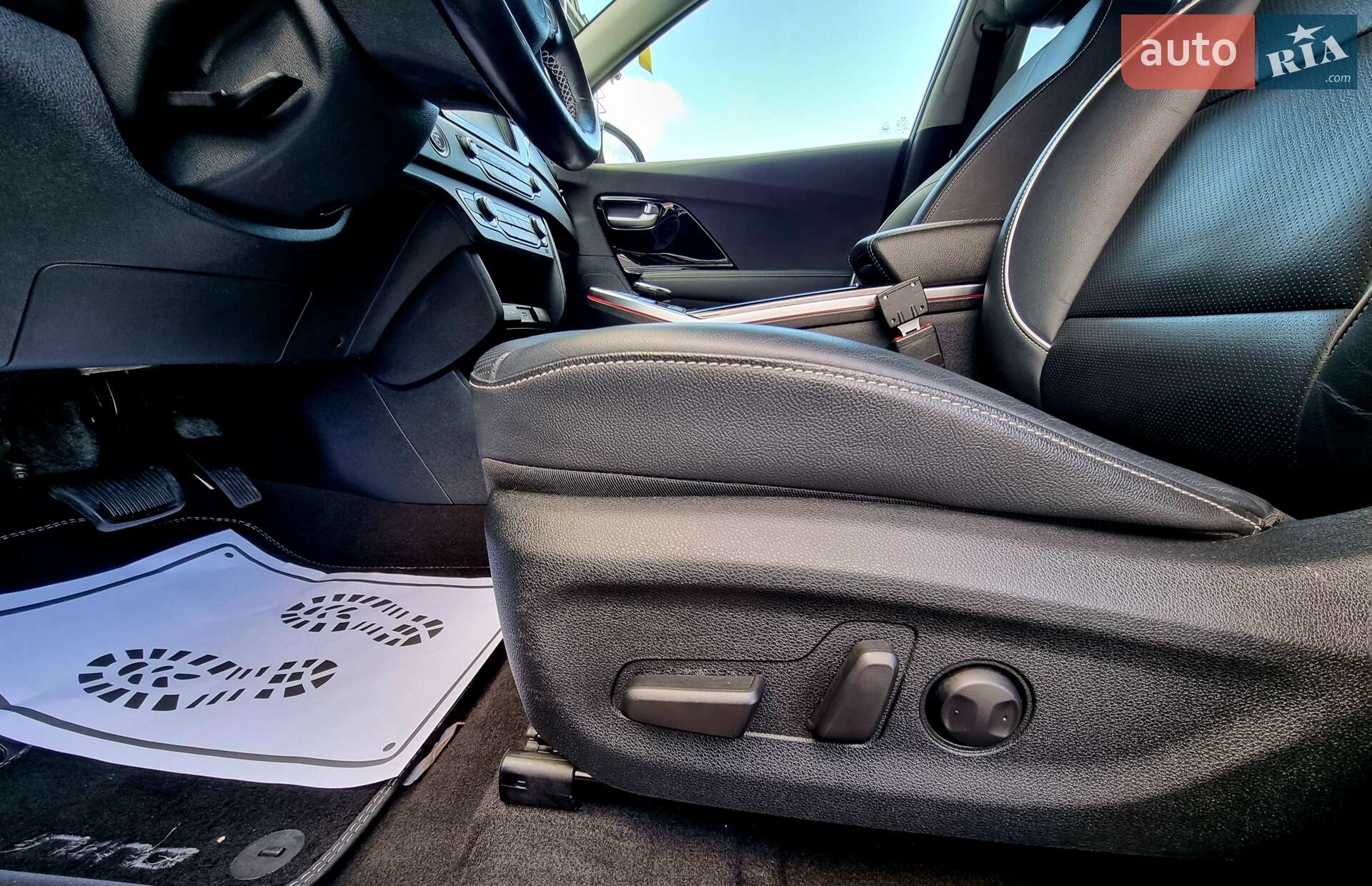 Kia Niro 2019 VIN KNACC81GFK5019719 фото оголошення 34 з 76