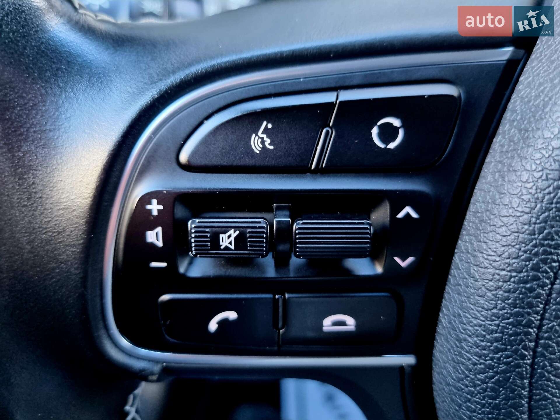 Kia Niro 2019 VIN KNACC81GFK5019719 фото оголошення 44 з 76