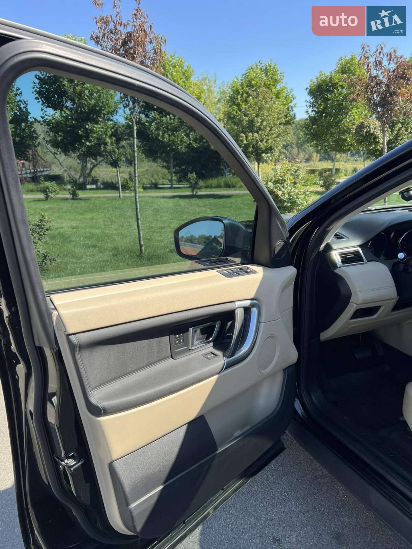 Land Rover Discovery Sport 2019 VIN SALCR2FX7KH818759 фото оголошення 19 з 28