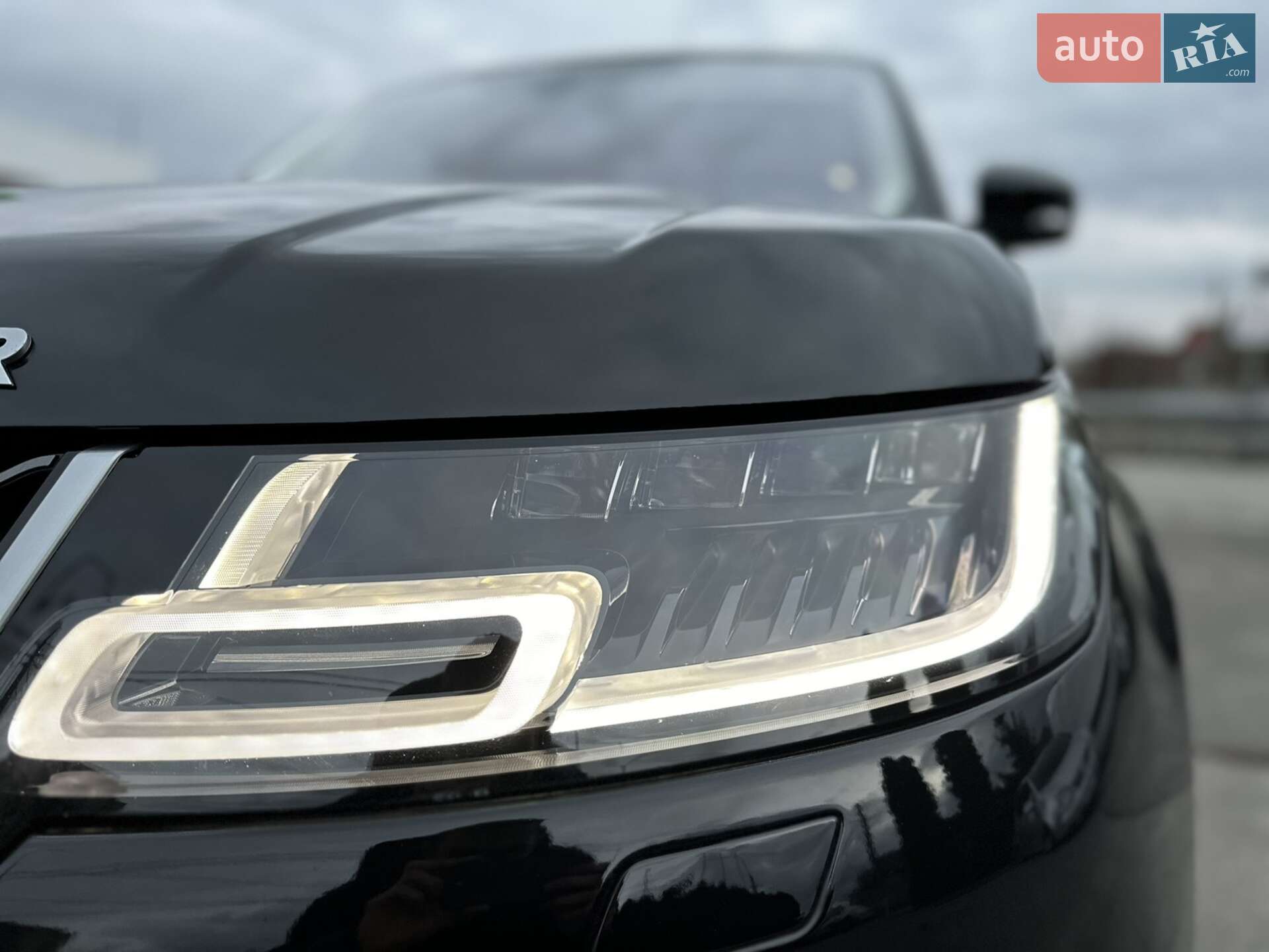 Land Rover Range Rover Sport 2019 VIN SALWR2SU1LA883030 фото оголошення 2 з 32