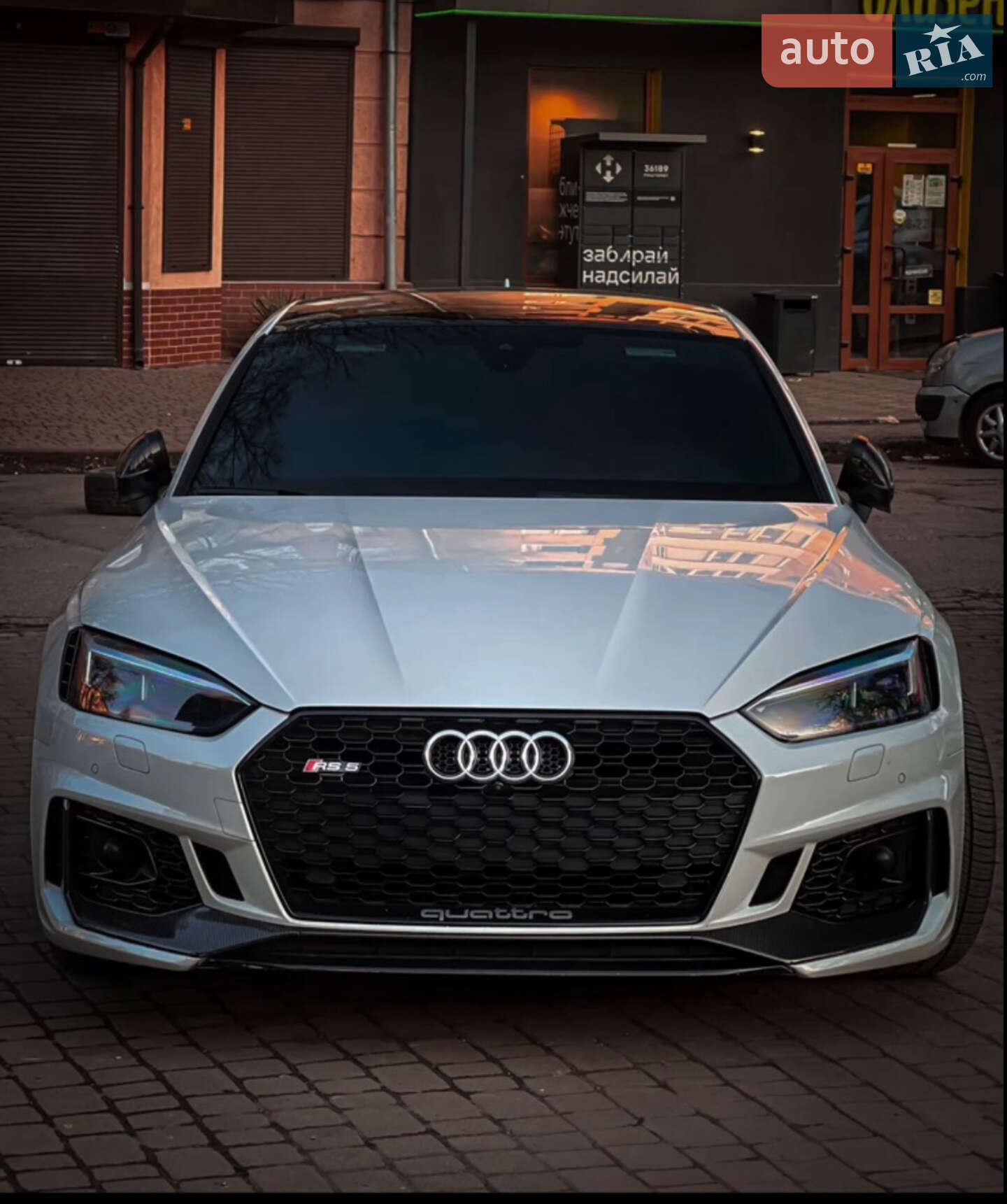 Audi RS5 2018 VIN WUABWCF54KA901075 фото оголошення 13 з 27
