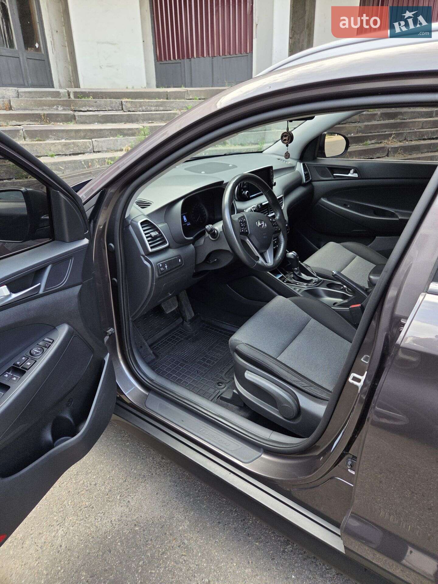 Hyundai Tucson 2019 VIN TMAJ3813BLJ004198 фото оголошення 12 з 17