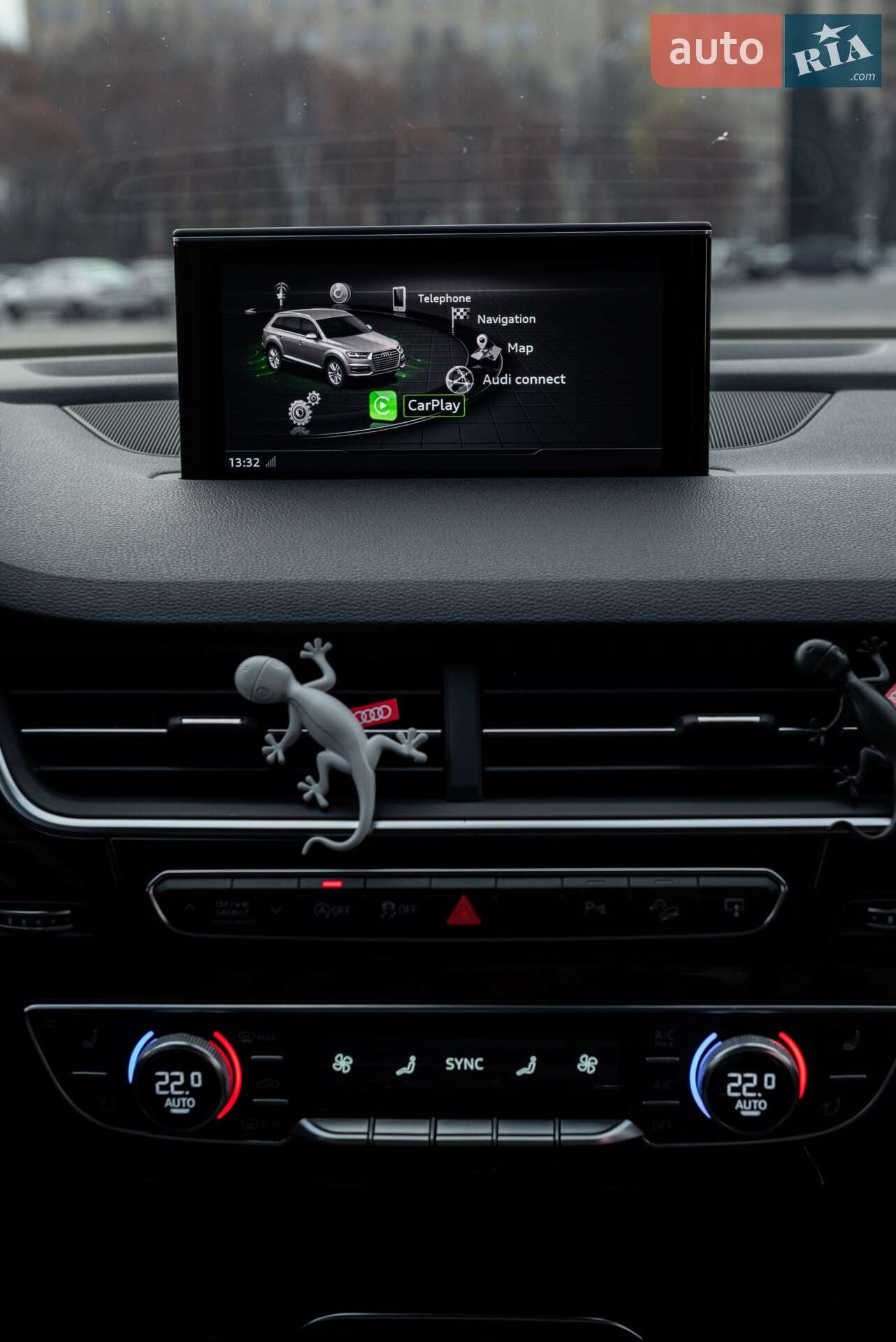 Audi Q7 2017 VIN WA1VAAF76HD057525 фото оголошення 30 з 51