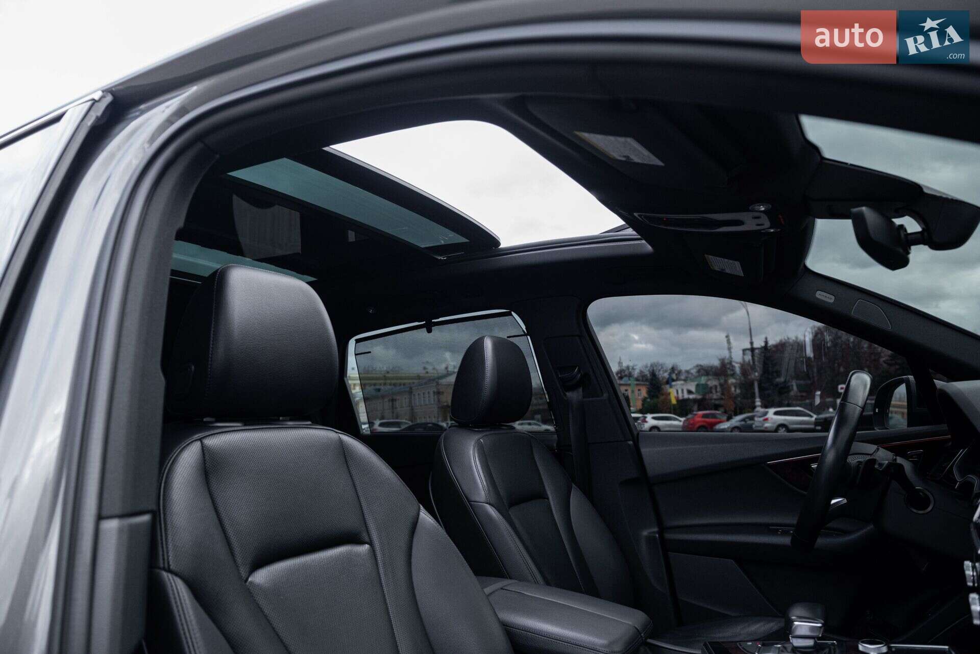 Audi Q7 2017 VIN WA1VAAF76HD057525 фото оголошення 39 з 49