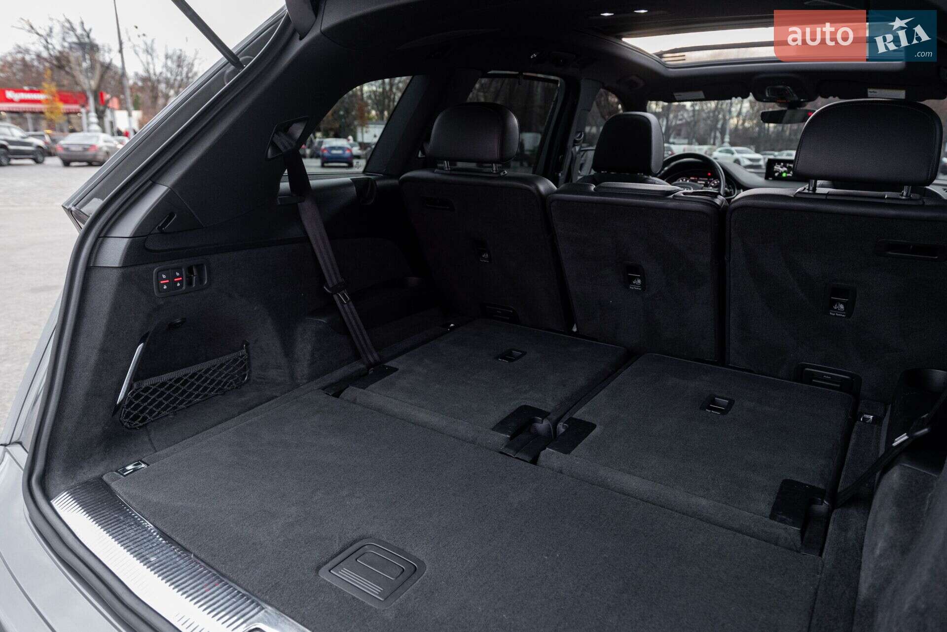 Audi Q7 2017 VIN WA1VAAF76HD057525 фото оголошення 45 з 49