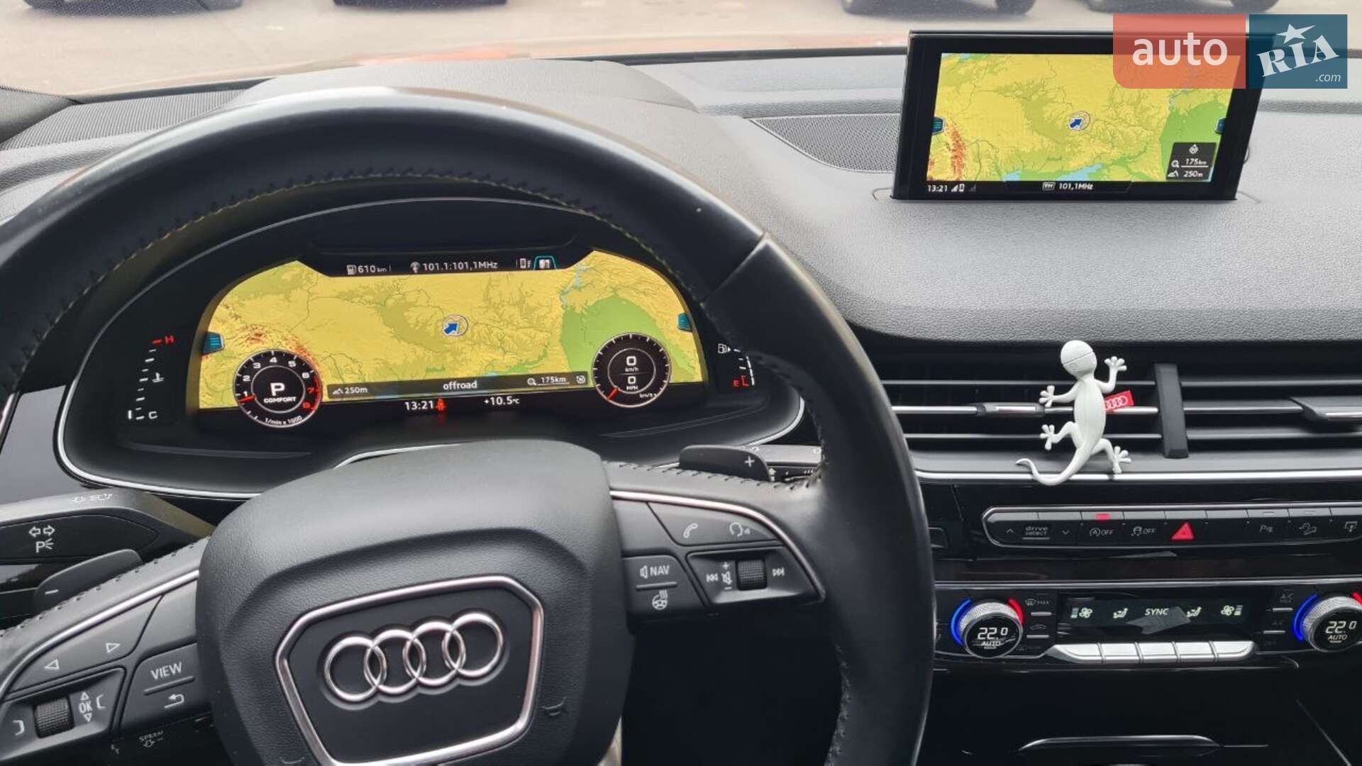 Audi Q7 2017 VIN WA1VAAF76HD057525 фото оголошення 22 з 49