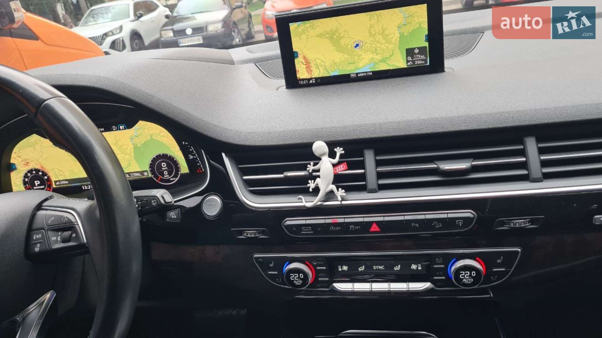 Audi Q7 2017 VIN WA1VAAF76HD057525 фото оголошення 23 з 49