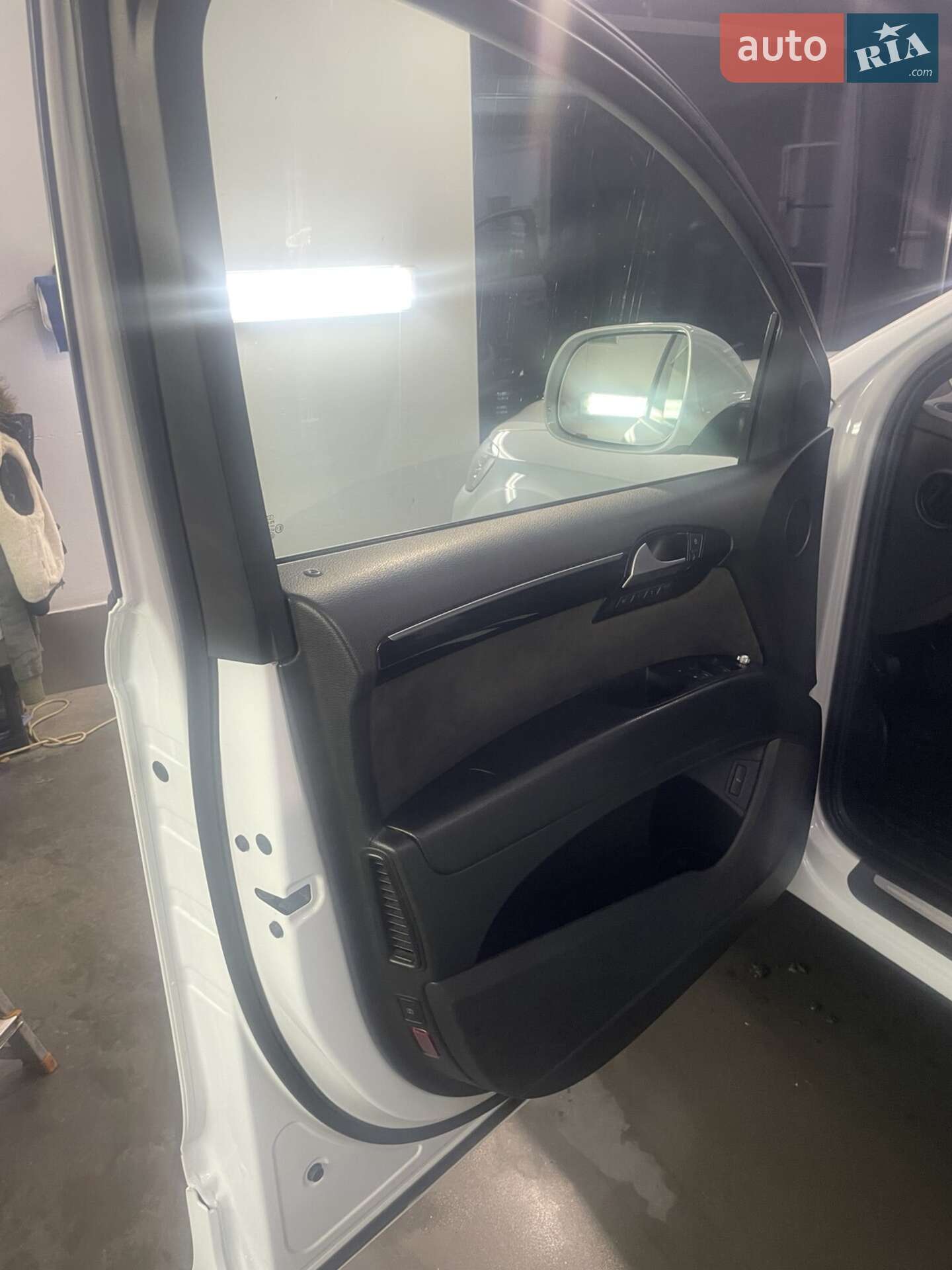 Audi Q7 2013 VIN WAUZZZ4L1ED000737 фото оголошення 25 з 45