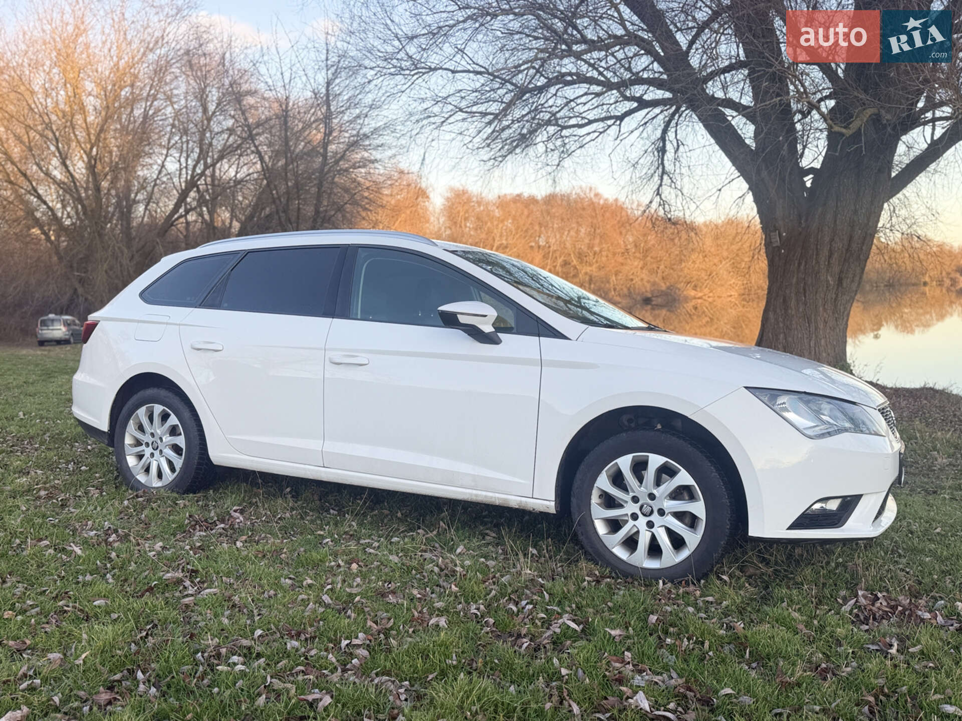 SEAT Leon 2016 VIN VSSZZZ5FZGR157665 фото оголошення 3 з 17