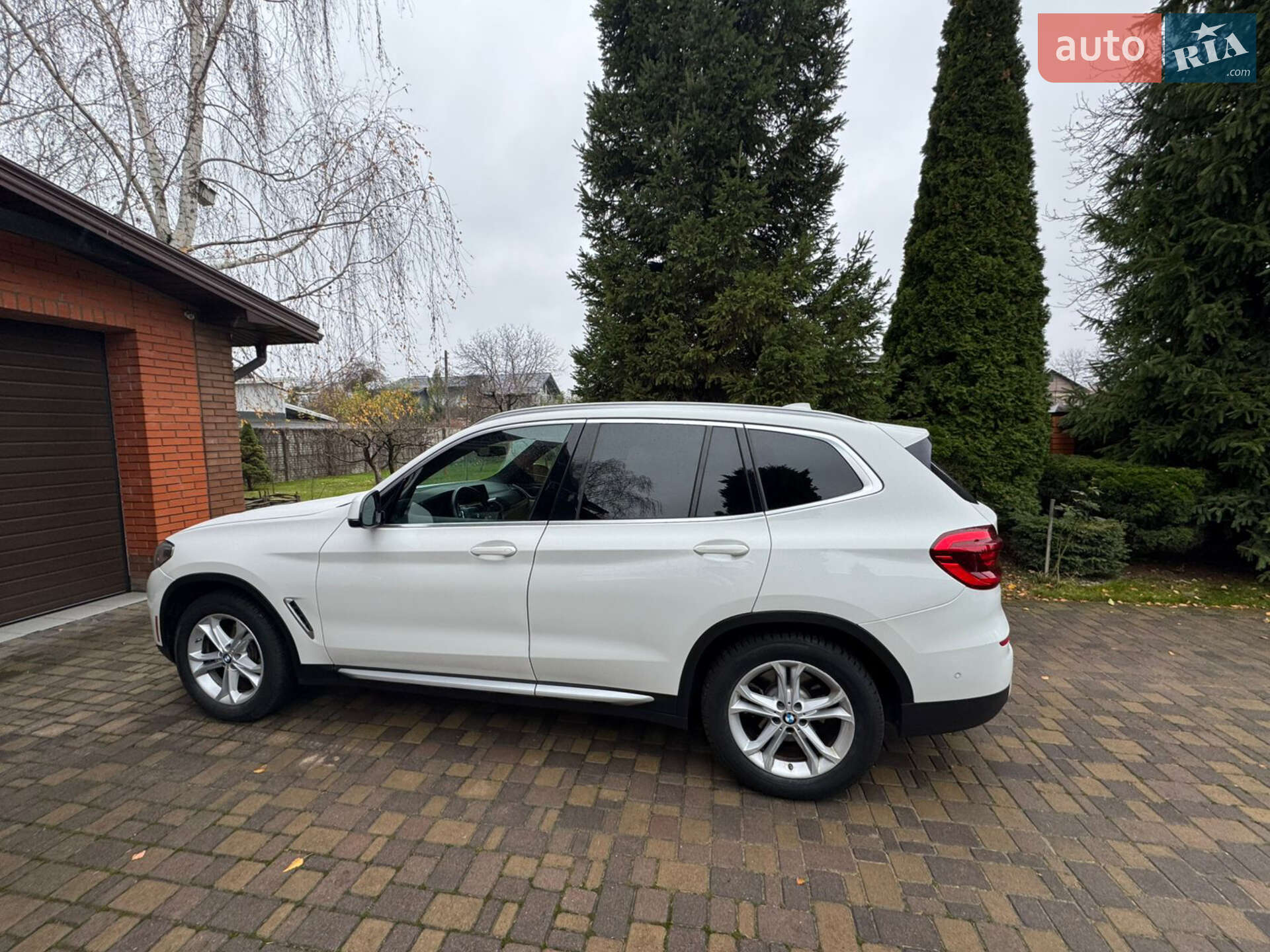 BMW X3 2019 VIN 5UXTY3C08LLE55430 фото оголошення 3 з 20