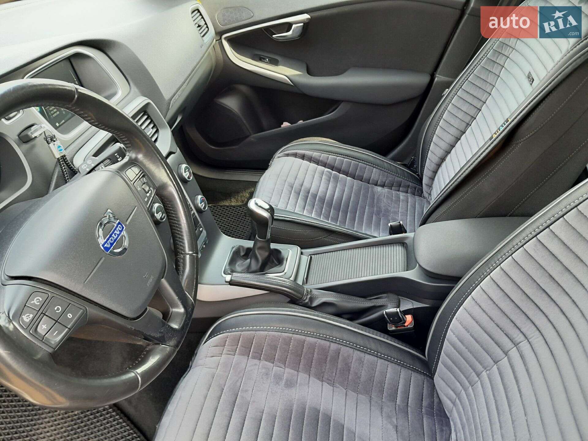Volvo V40 Cross Country 2015 VIN YV1MZ8451F2078836 фото оголошення 25 з 39