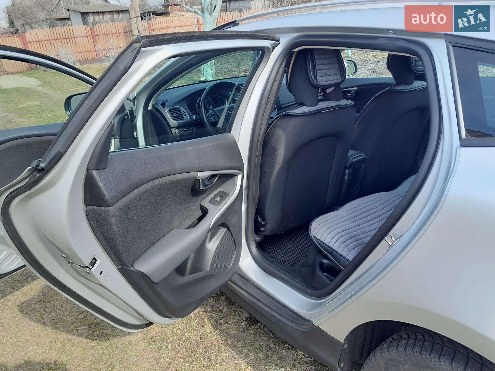 Volvo V40 Cross Country 2015 VIN YV1MZ8451F2078836 фото оголошення 24 з 39