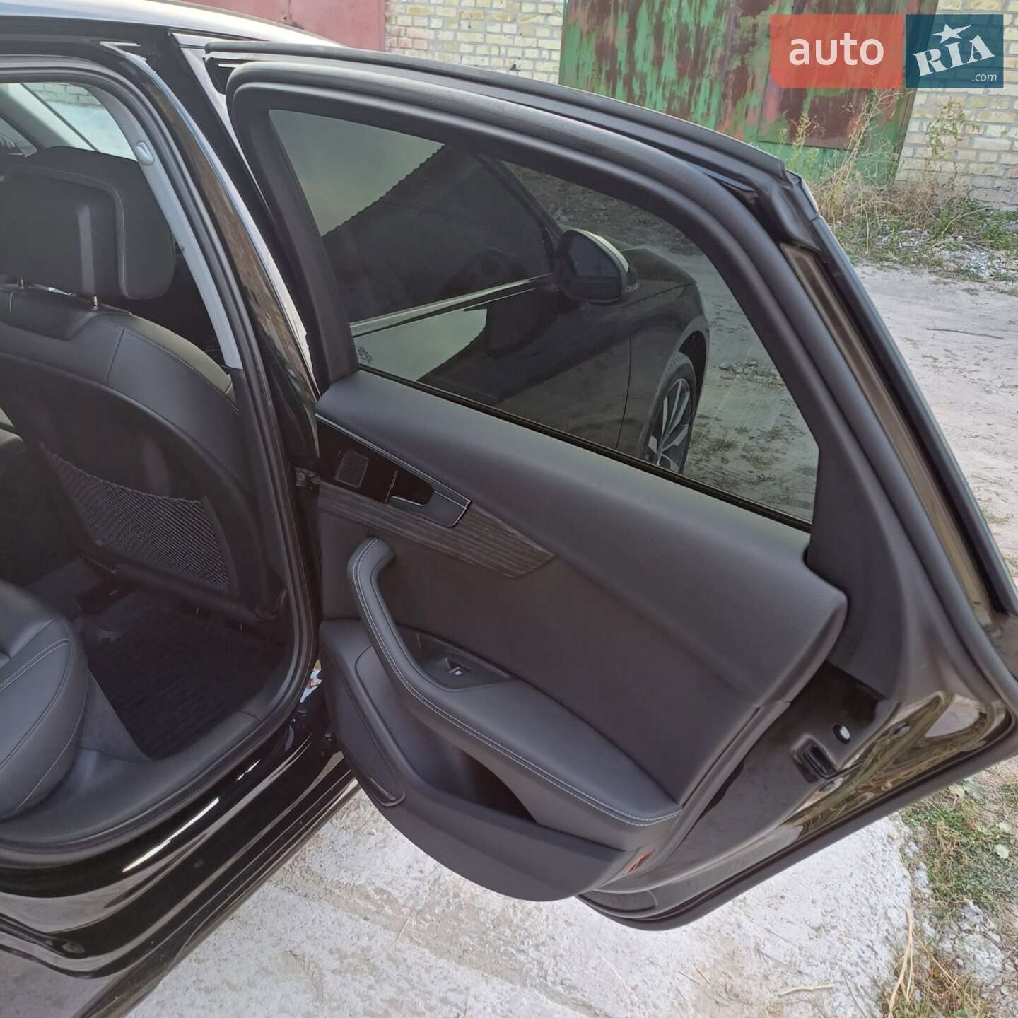 Audi A4 2022 VIN WAUBBAF47PN001434 фото оголошення 7 з 15