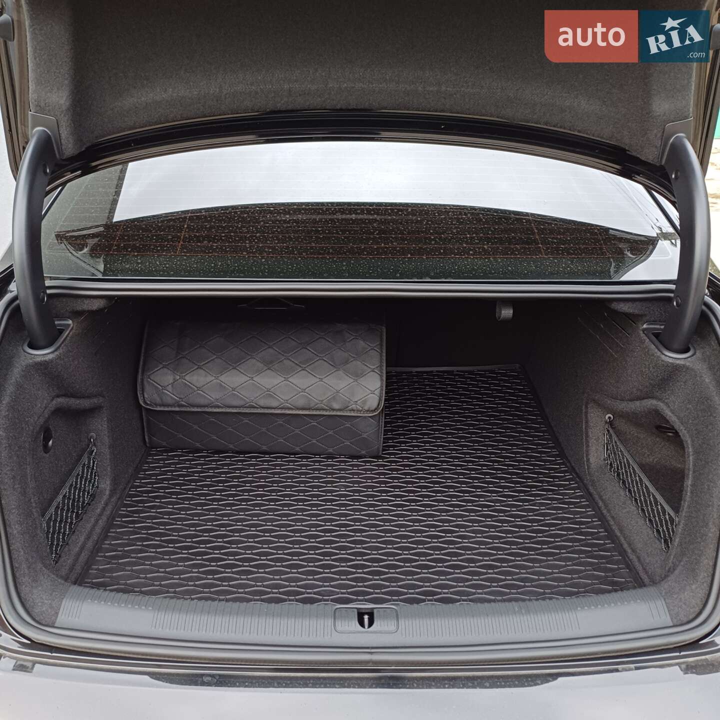 Audi A4 2022 VIN WAUBBAF47PN001434 фото оголошення 9 з 15