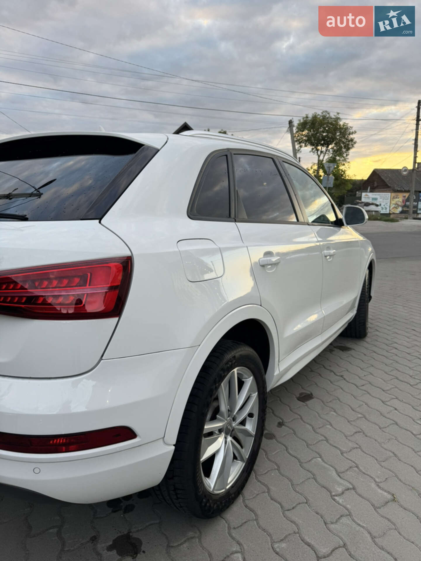 Audi Q3 2018 VIN WA1BCCFS7JR029576 фото оголошення 3 з 36
