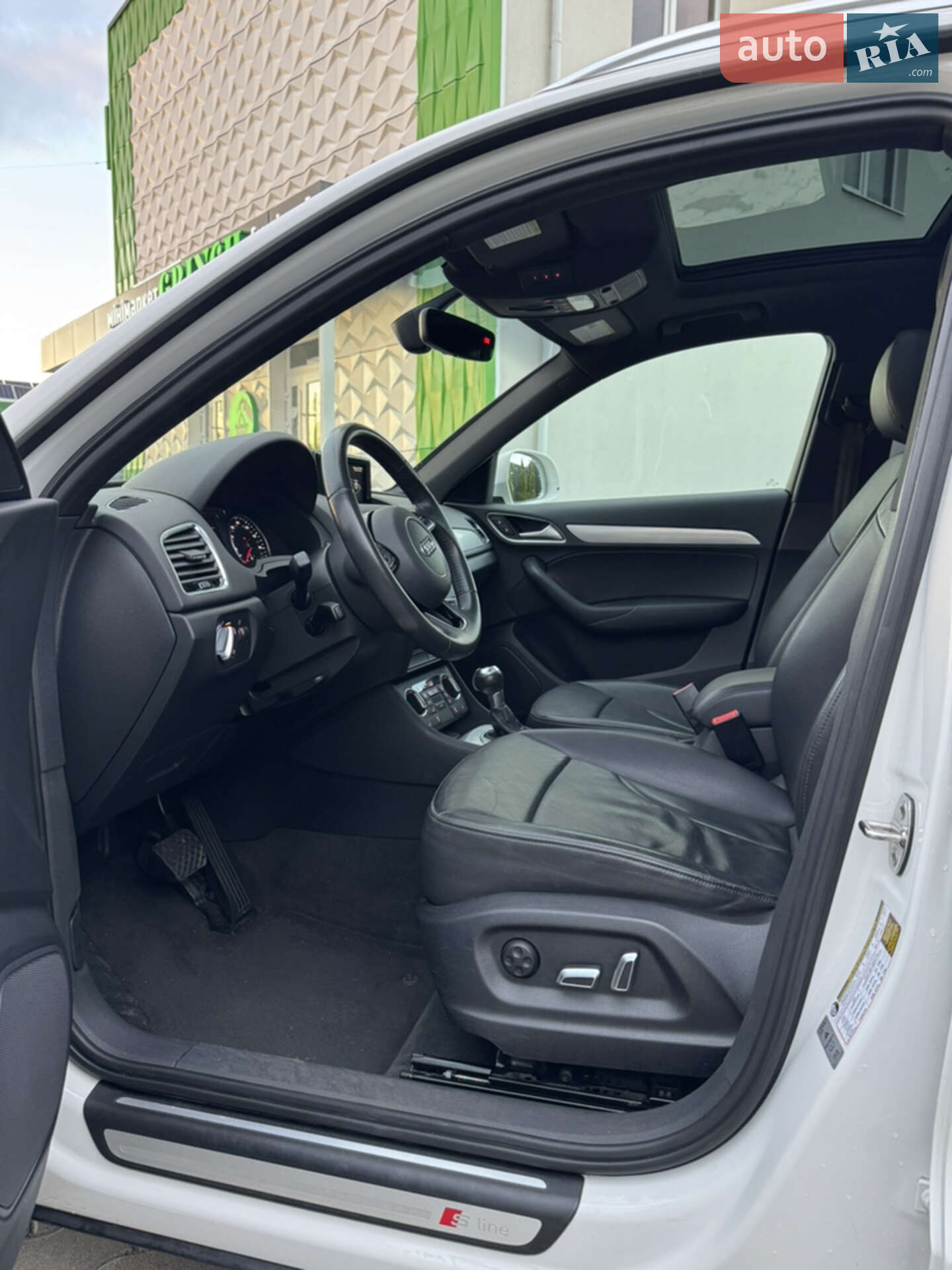 Audi Q3 2018 VIN WA1BCCFS7JR029576 фото оголошення 32 з 36