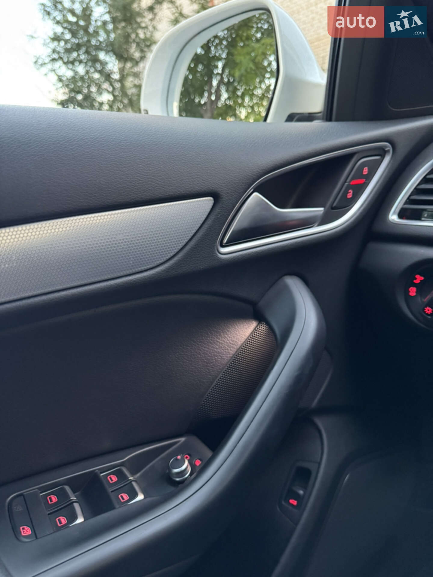 Audi Q3 2018 VIN WA1BCCFS7JR029576 фото оголошення 35 з 36