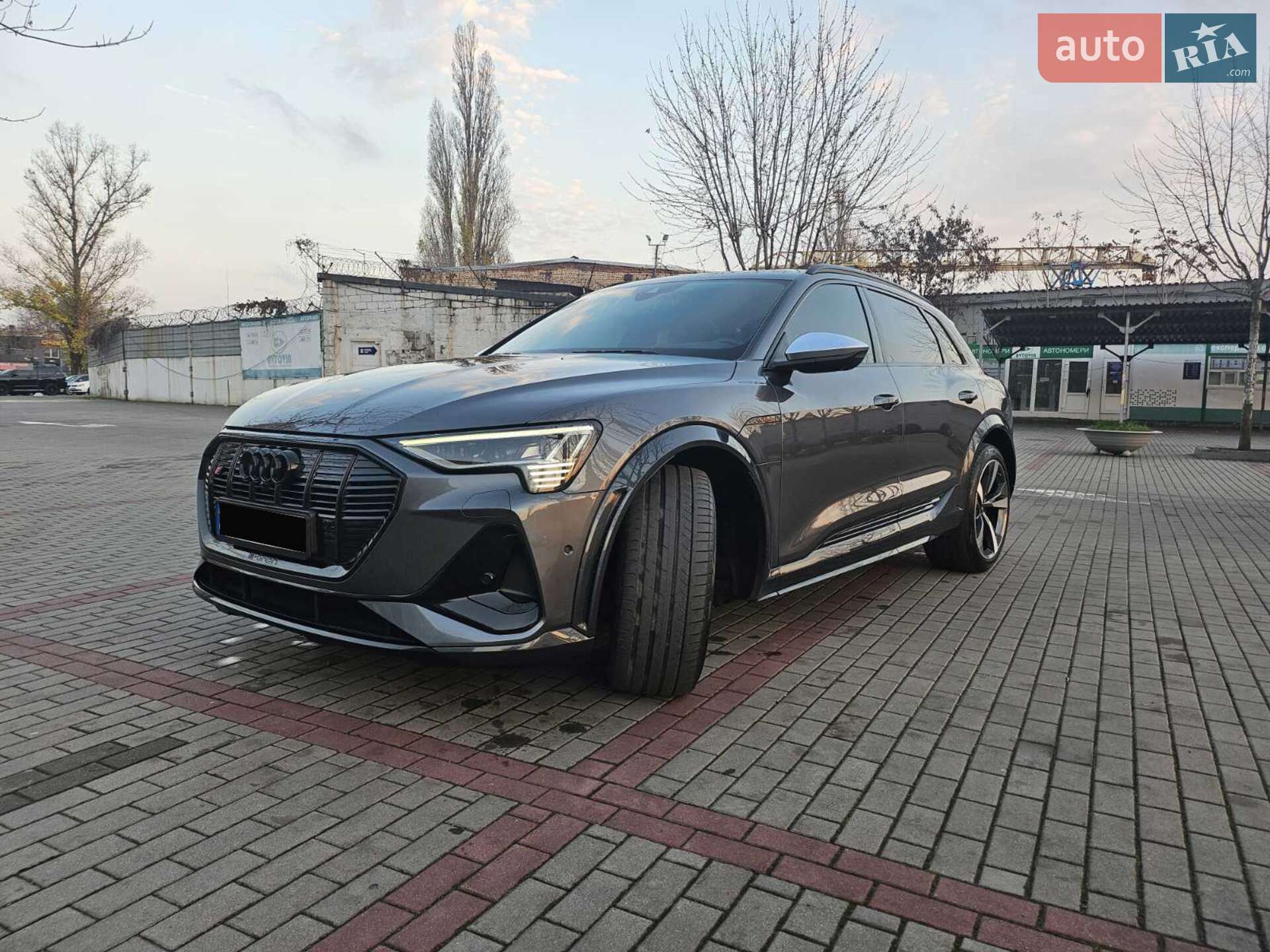 Audi e-tron S 2021 VIN WAUZZZGE5NB017694 фото оголошення 2 з 17