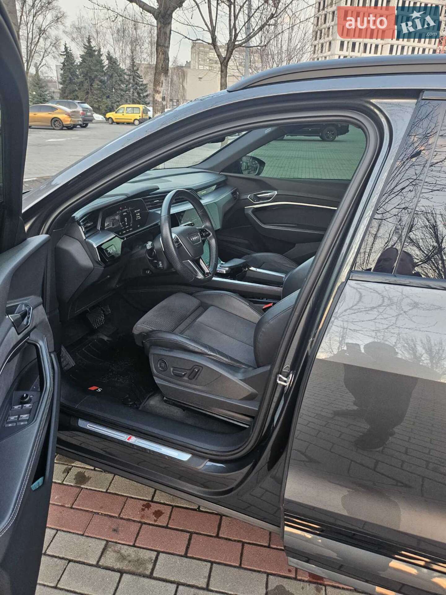 Audi e-tron S 2021 VIN WAUZZZGE5NB017694 фото оголошення 11 з 17