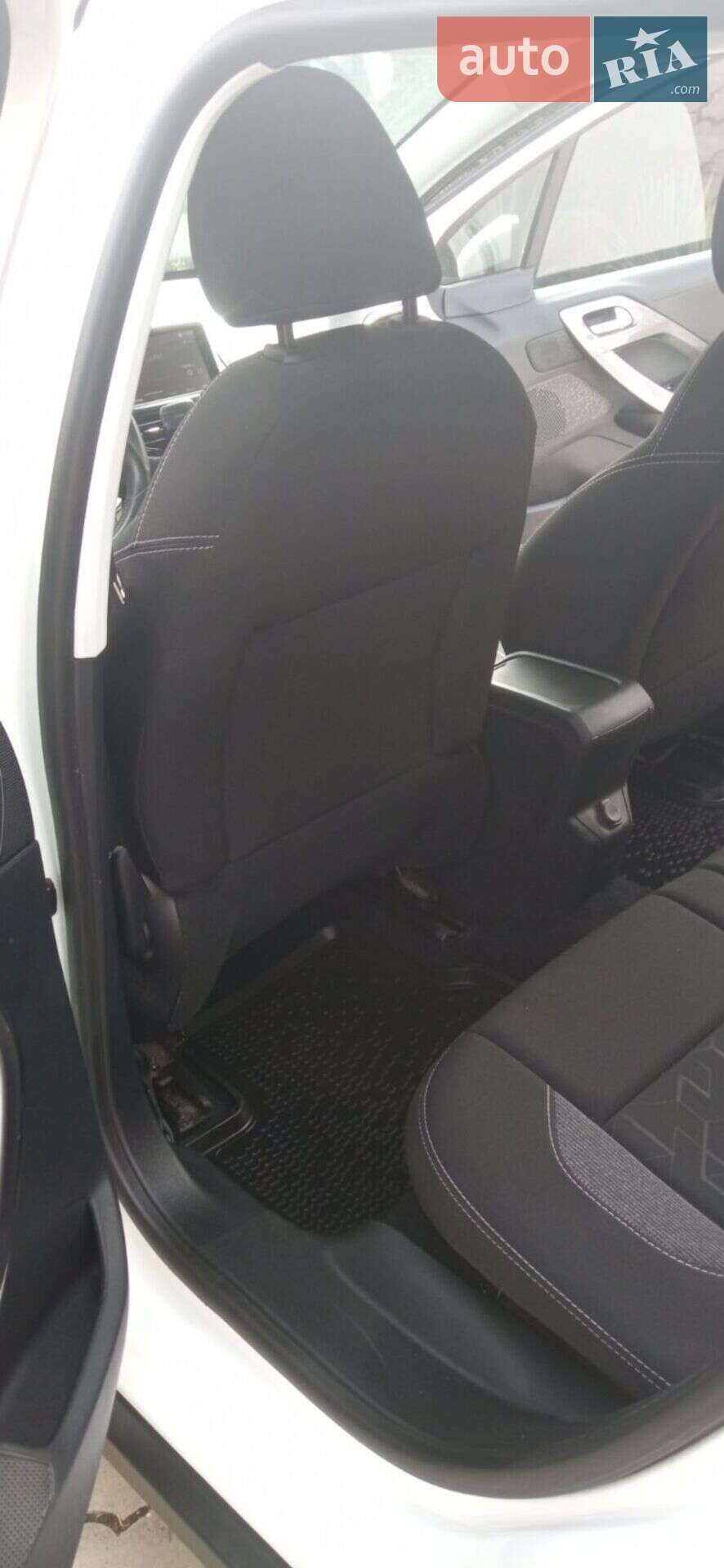 Peugeot 2008 2017 VIN VF3CUHNVTHY067741 фото оголошення 14 з 38