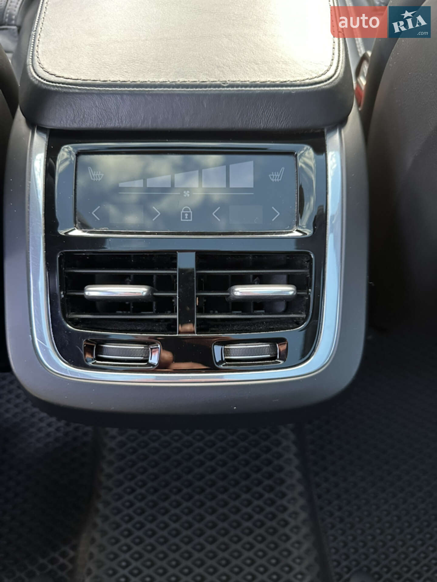 Volvo Xc90 2018 VIN YV1LC68UCK1463815 фото оголошення 16 з 39