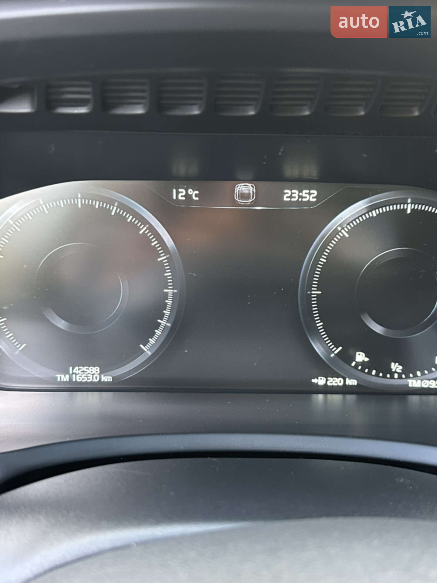 Volvo Xc90 2018 VIN YV1LC68UCK1463815 фото оголошення 20 з 39