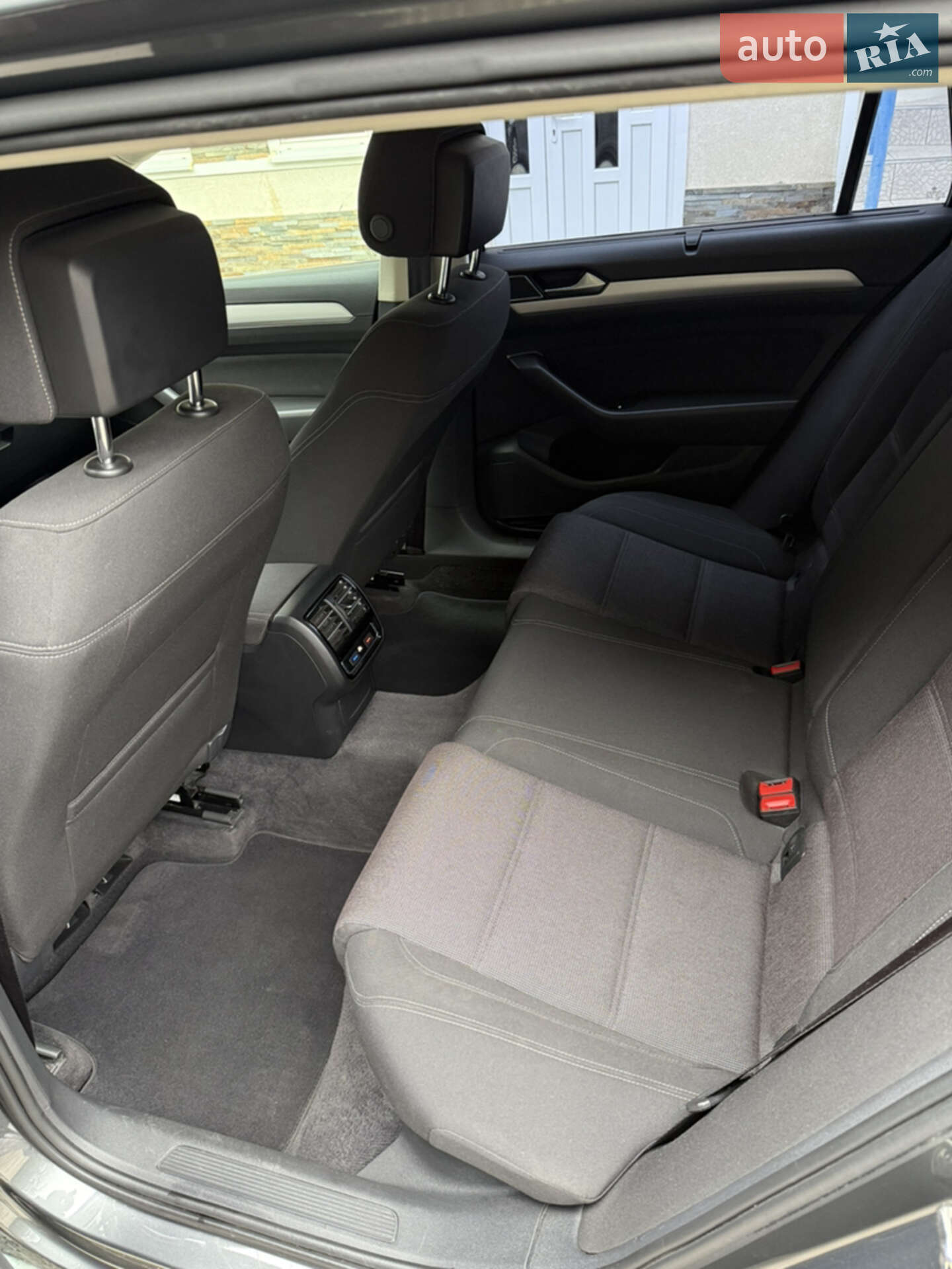 Volkswagen Passat 2017 VIN WVWZZZ3CZHE156803 фото оголошення 10 з 19