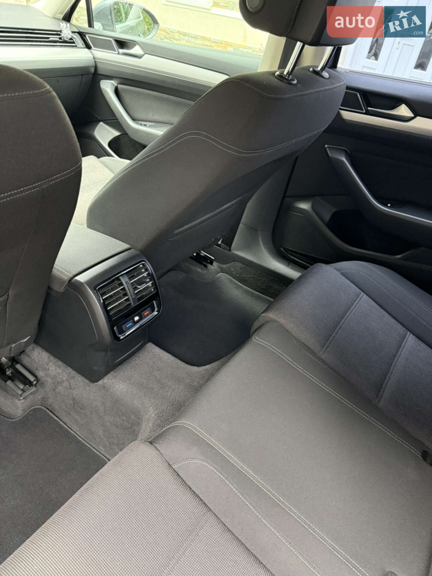 Volkswagen Passat 2017 VIN WVWZZZ3CZHE156803 фото оголошення 11 з 19