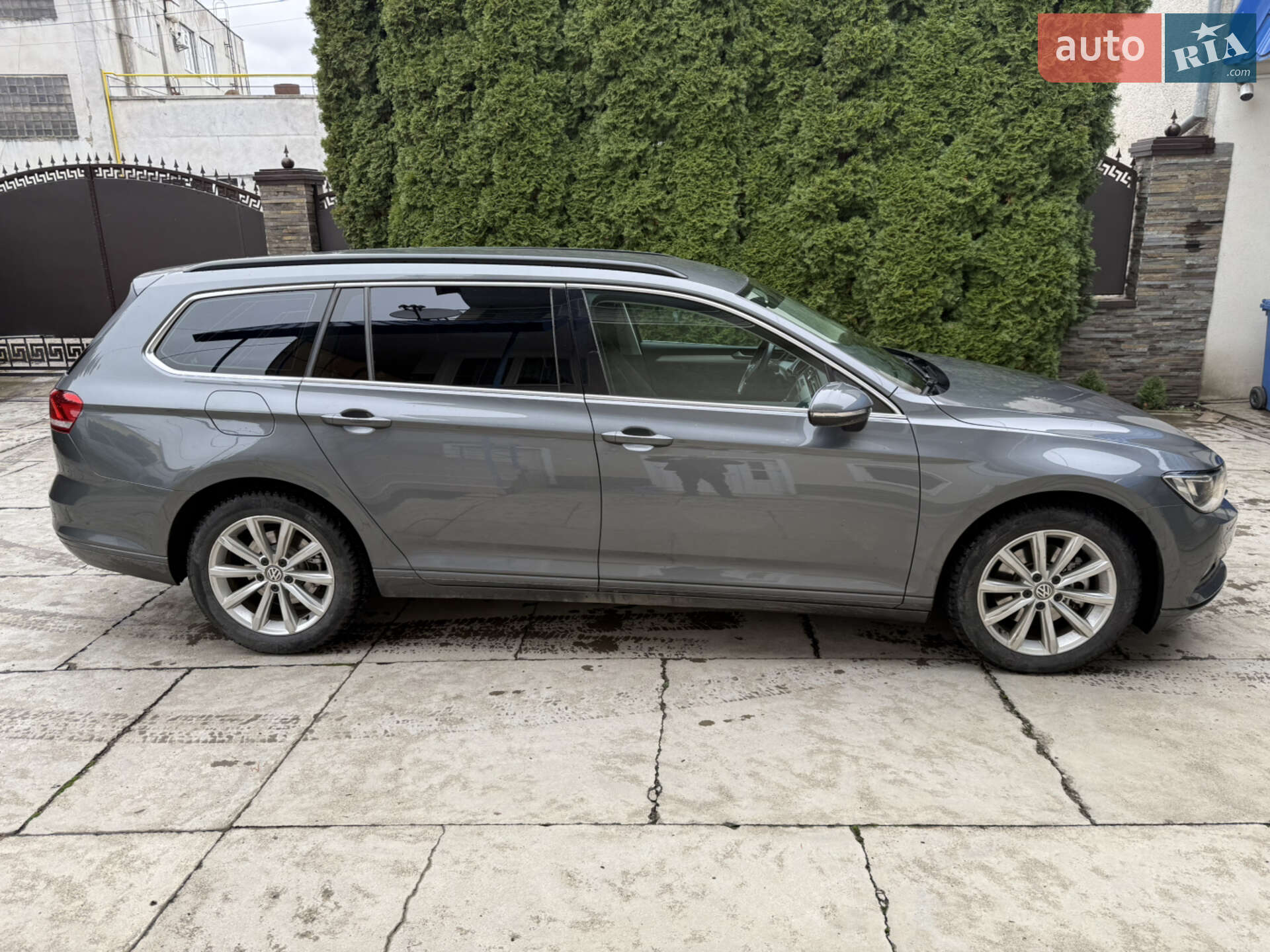 Volkswagen Passat 2017 VIN WVWZZZ3CZHE156803 фото оголошення 4 з 19