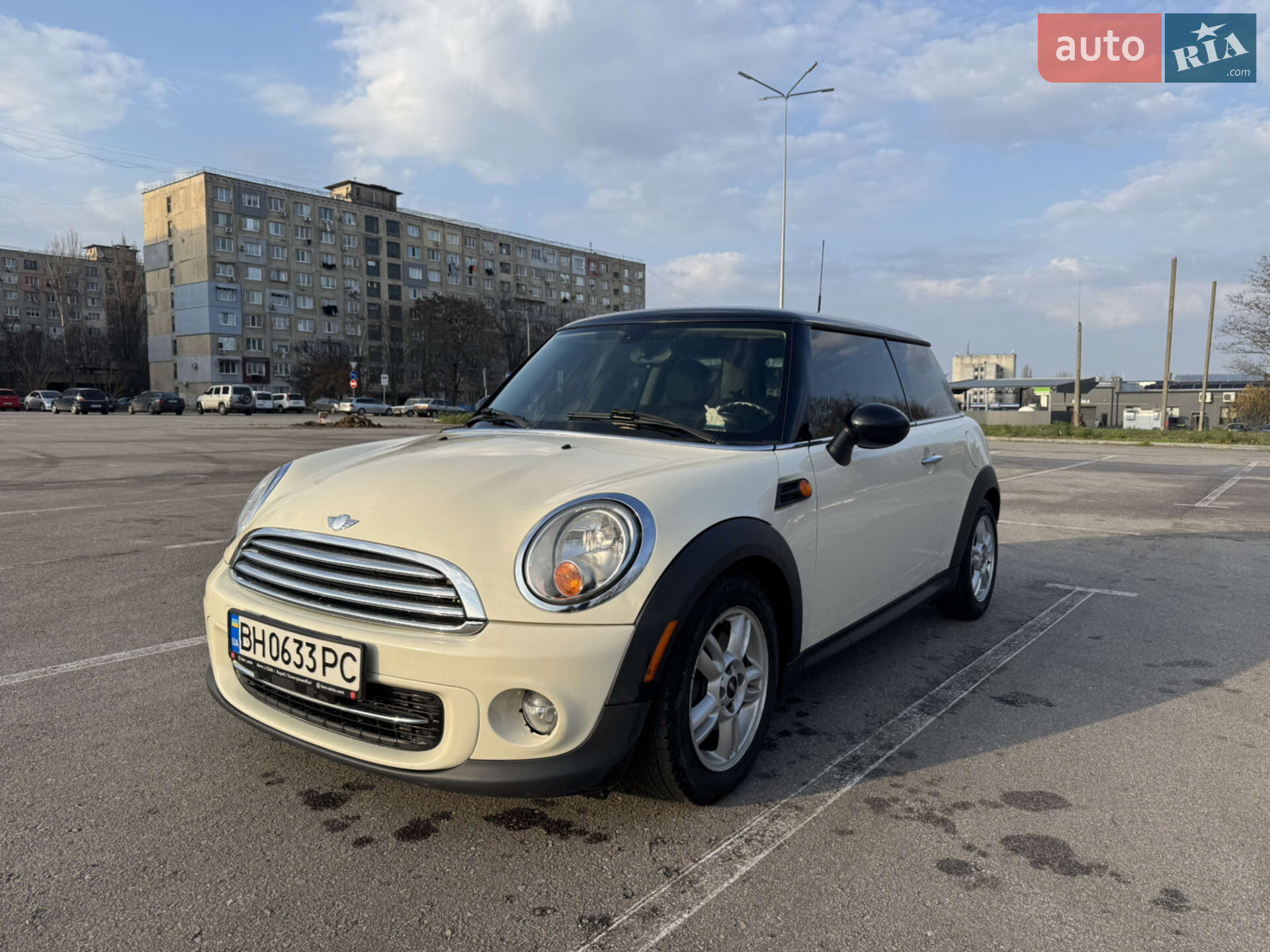 Mini Cooper 2012 VIN WMWSU3C55DT679271 фото оголошення 2 з 15