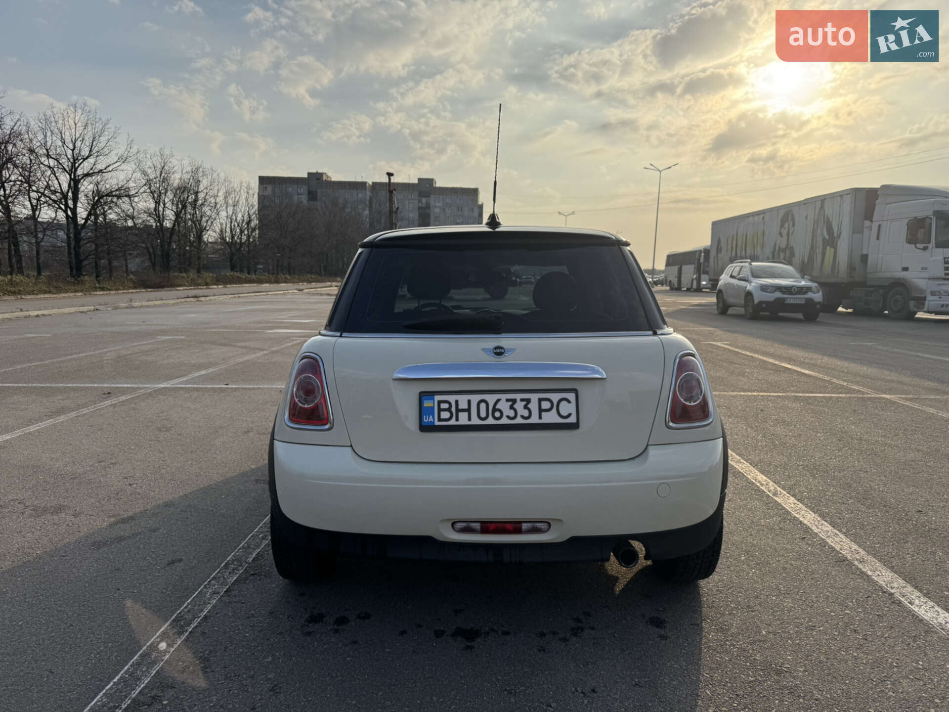 Mini Cooper 2012 VIN WMWSU3C55DT679271 фото оголошення 4 з 15