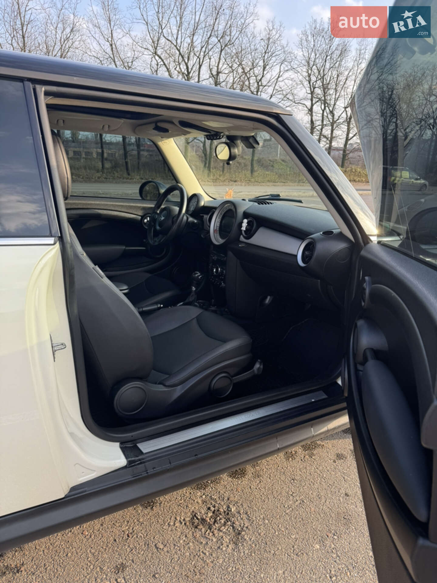 Mini Cooper 2012 VIN WMWSU3C55DT679271 фото оголошення 7 з 15