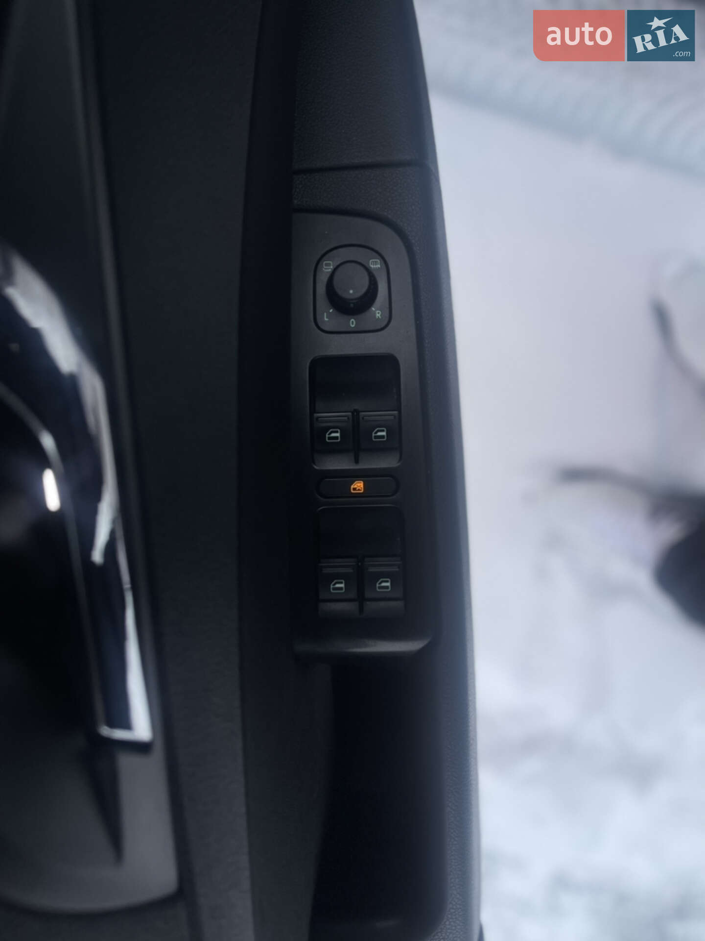 Skoda Superb 2014 VIN TMBAB43T9EB300904 фото оголошення 9 з 28
