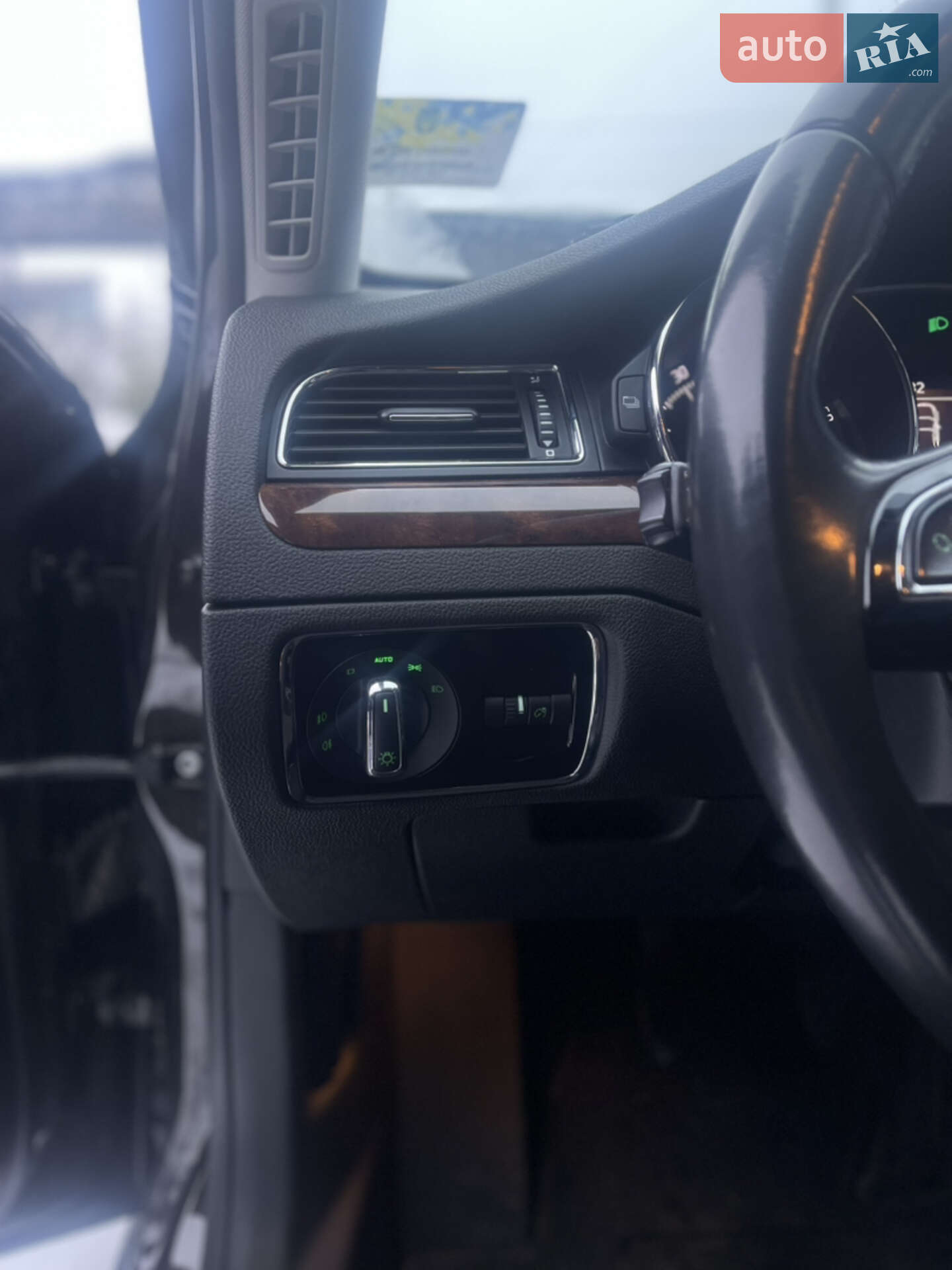 Skoda Superb 2014 VIN TMBAB43T9EB300904 фото оголошення 10 з 28