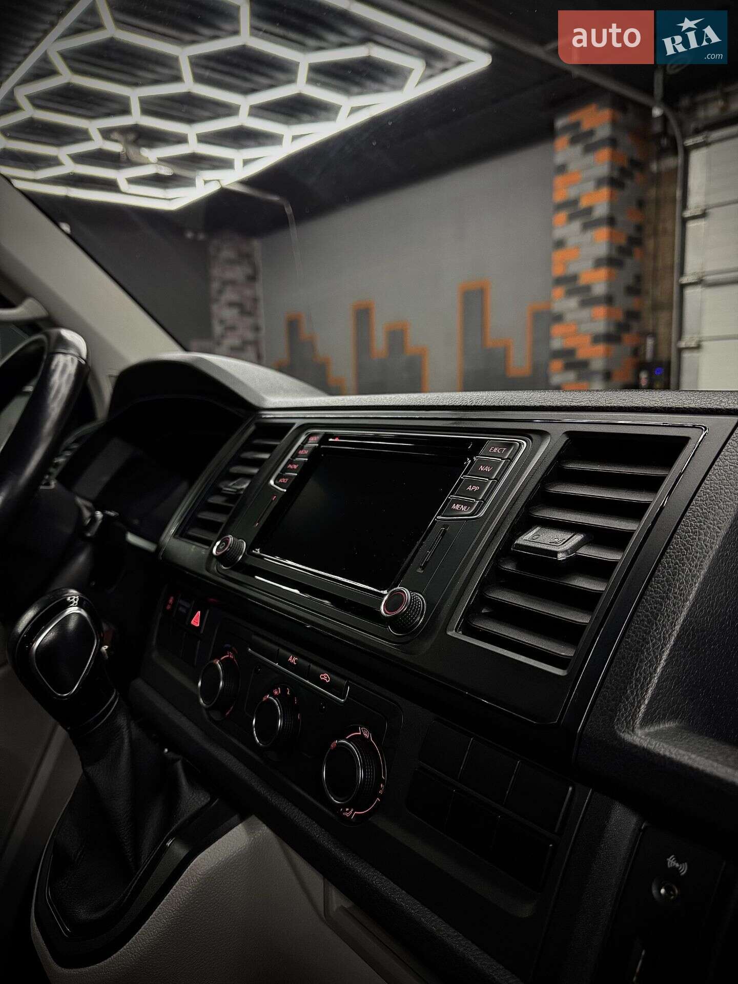 Volkswagen Transporter 2018 VIN WV1ZZZ7HZJH108528 фото оголошення 15 з 22