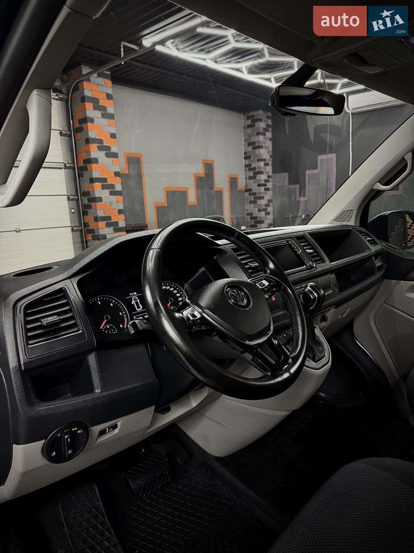 Volkswagen Transporter 2018 VIN WV1ZZZ7HZJH108528 фото оголошення 14 з 22