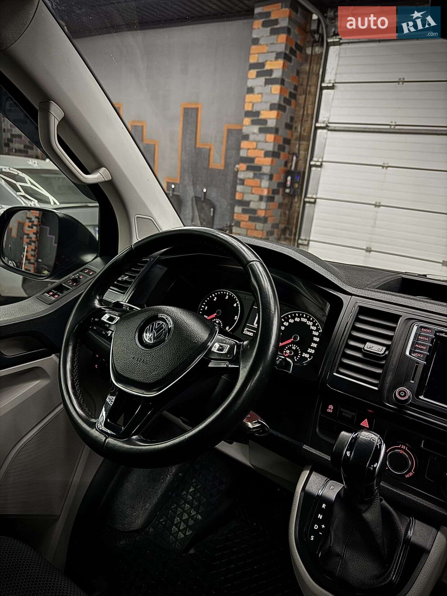 Volkswagen Transporter 2018 VIN WV1ZZZ7HZJH108528 фото оголошення 19 з 22