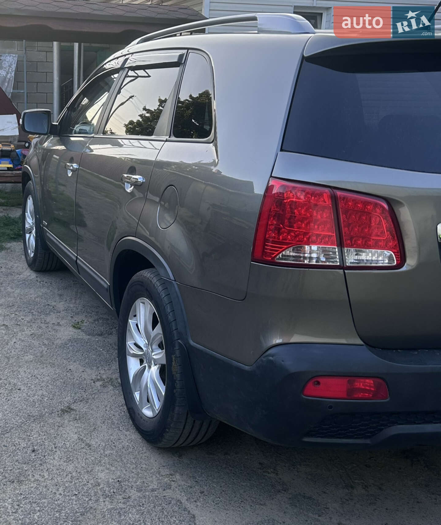 Kia Sorento 2010 VIN KNAKU814CB5149404 фото оголошення 2 з 3