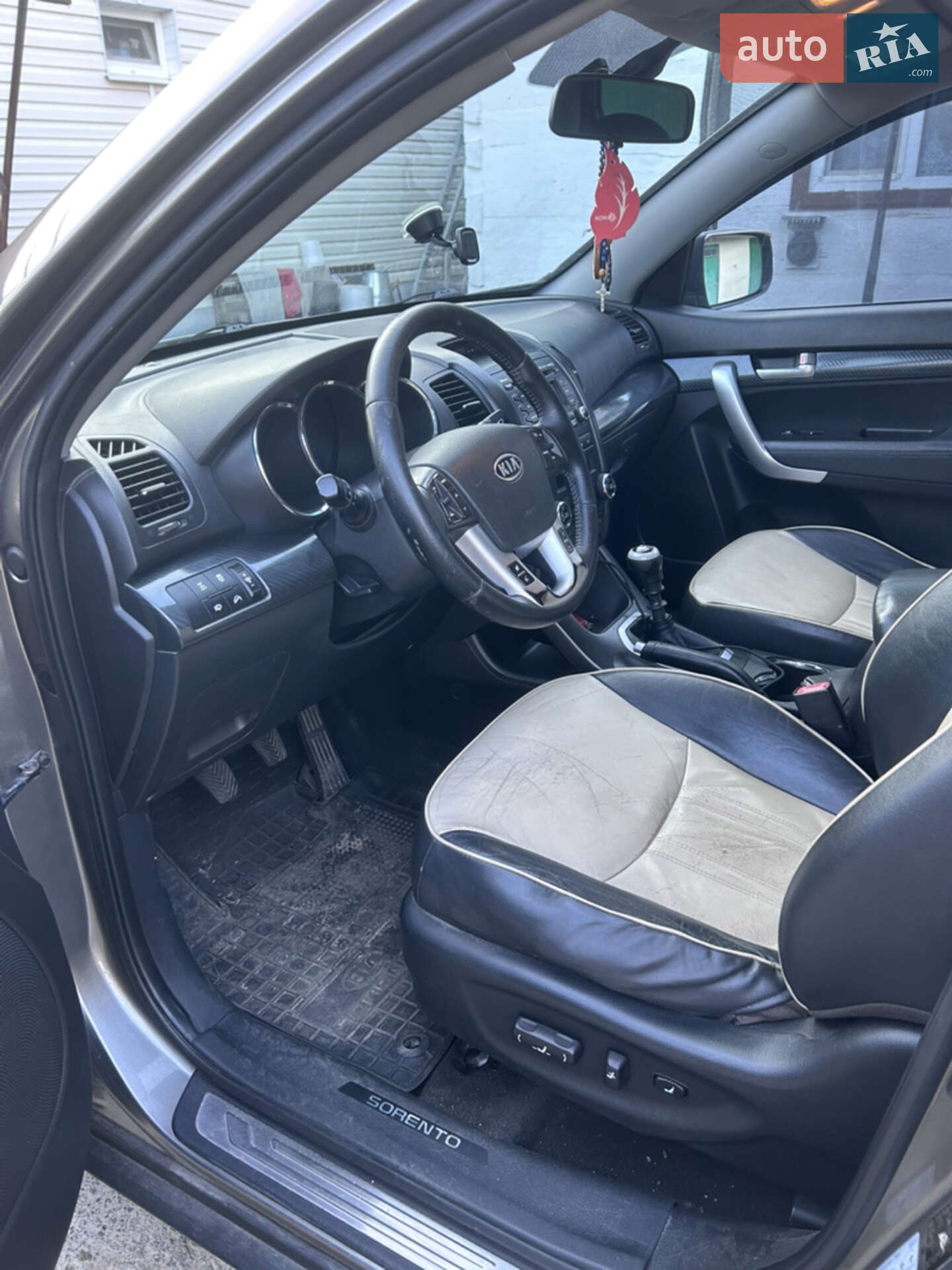 Kia Sorento 2010 VIN KNAKU814CB5149404 фото оголошення 3 з 3