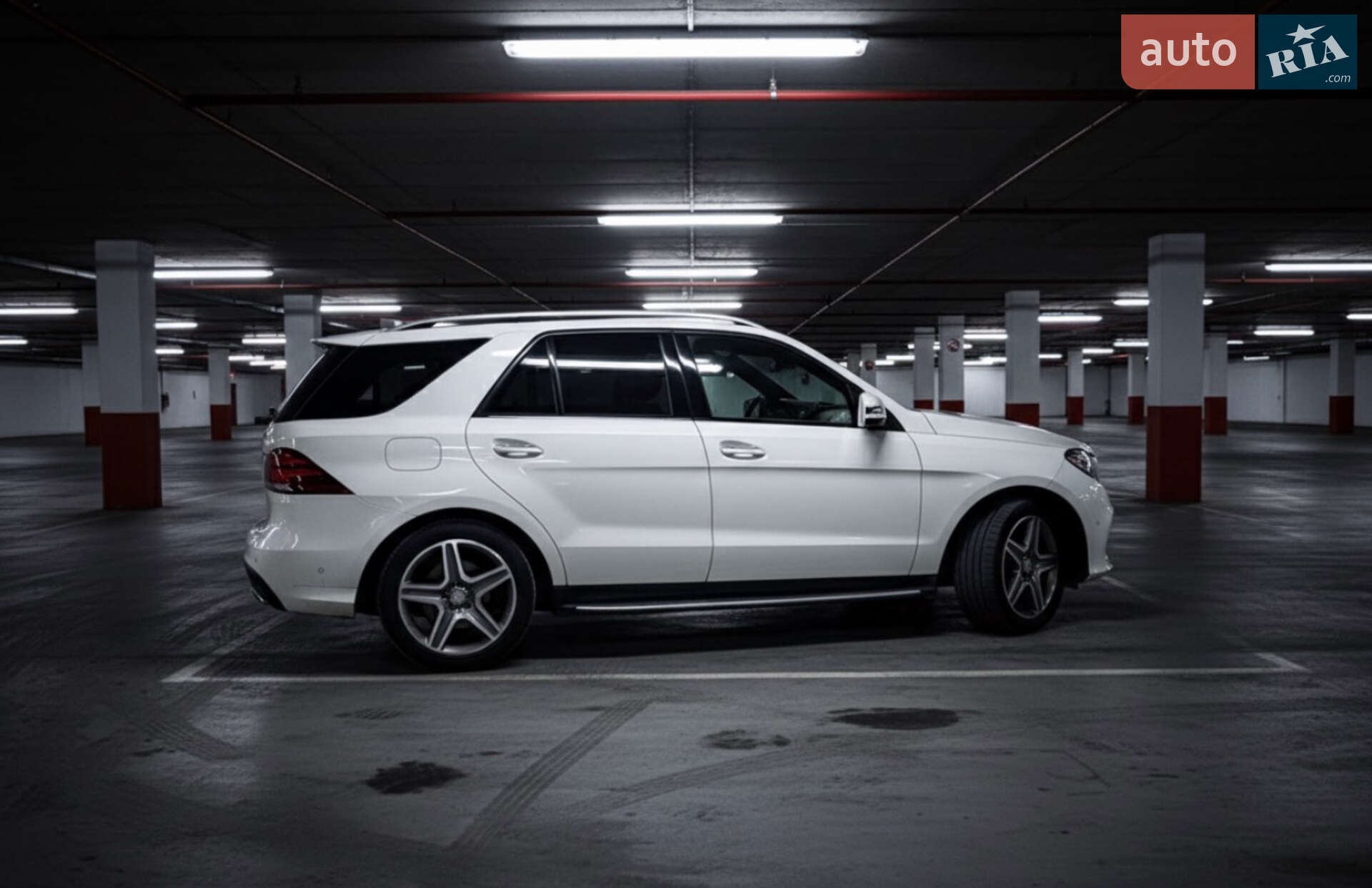 Mercedes-Benz GLE-Class 2016 VIN 4JGDA2EB8GA734549 фото оголошення 2 з 17