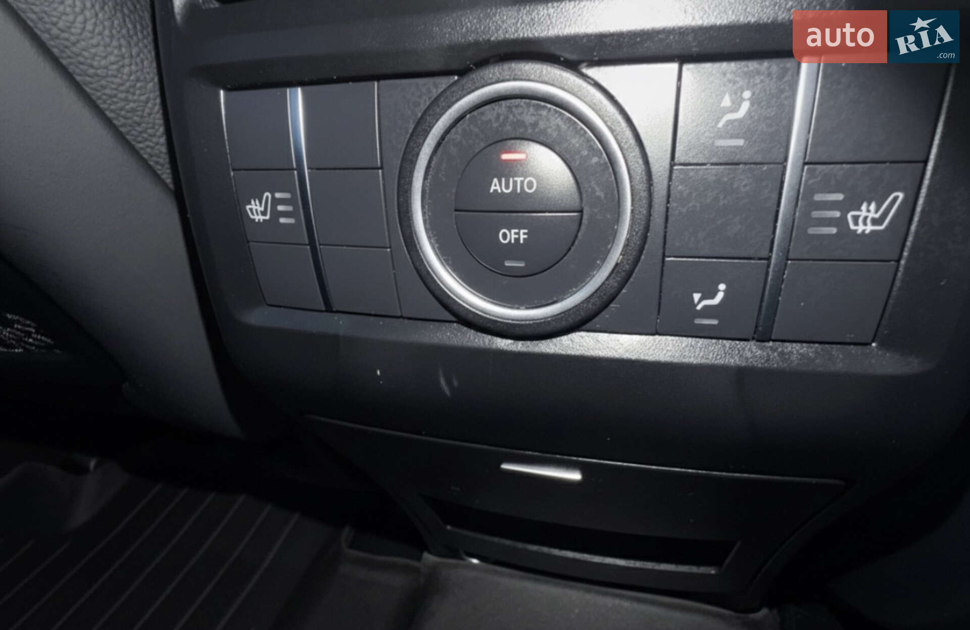 Mercedes-Benz GLE-Class 2016 VIN 4JGDA2EB8GA734549 фото оголошення 14 з 17