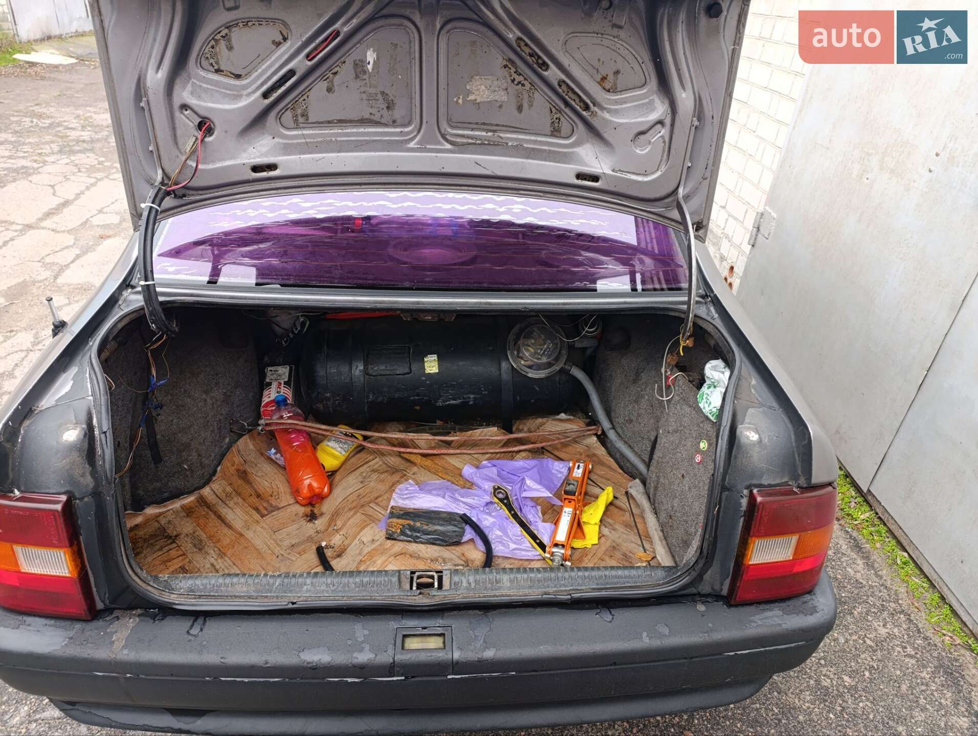 Opel Vectra 1992 VIN W0L000087N1273778 фото оголошення 2 з 19
