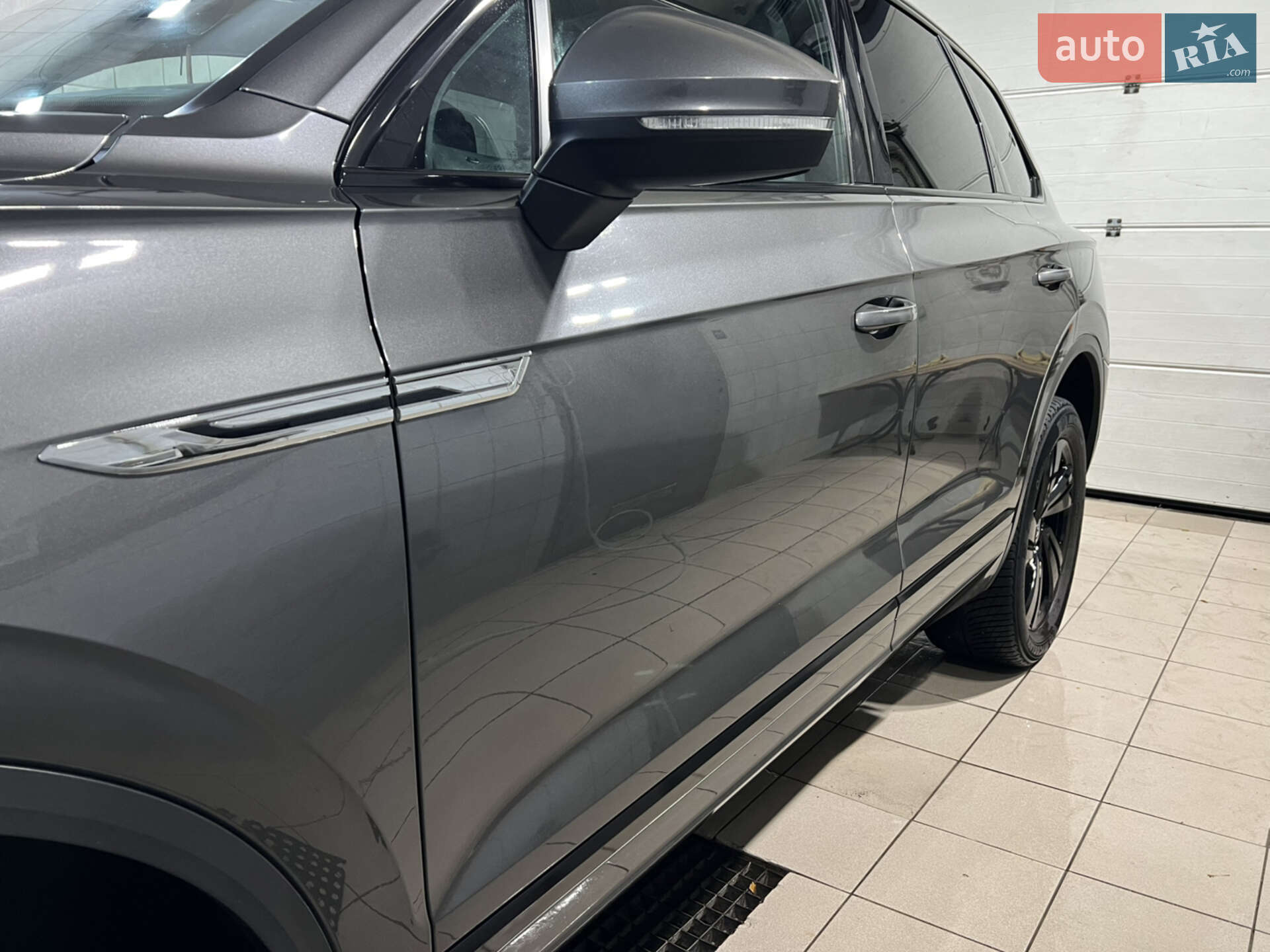 Volkswagen Touareg 2018 VIN WVGZZZCRZKD007099 фото оголошення 9 з 68