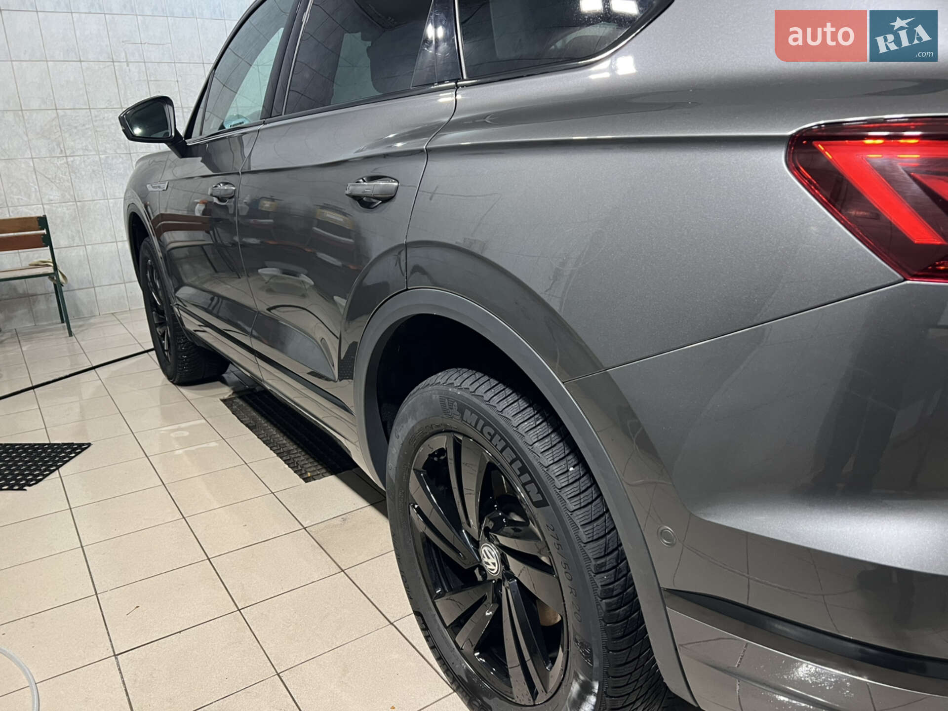 Volkswagen Touareg 2018 VIN WVGZZZCRZKD007099 фото оголошення 12 з 68
