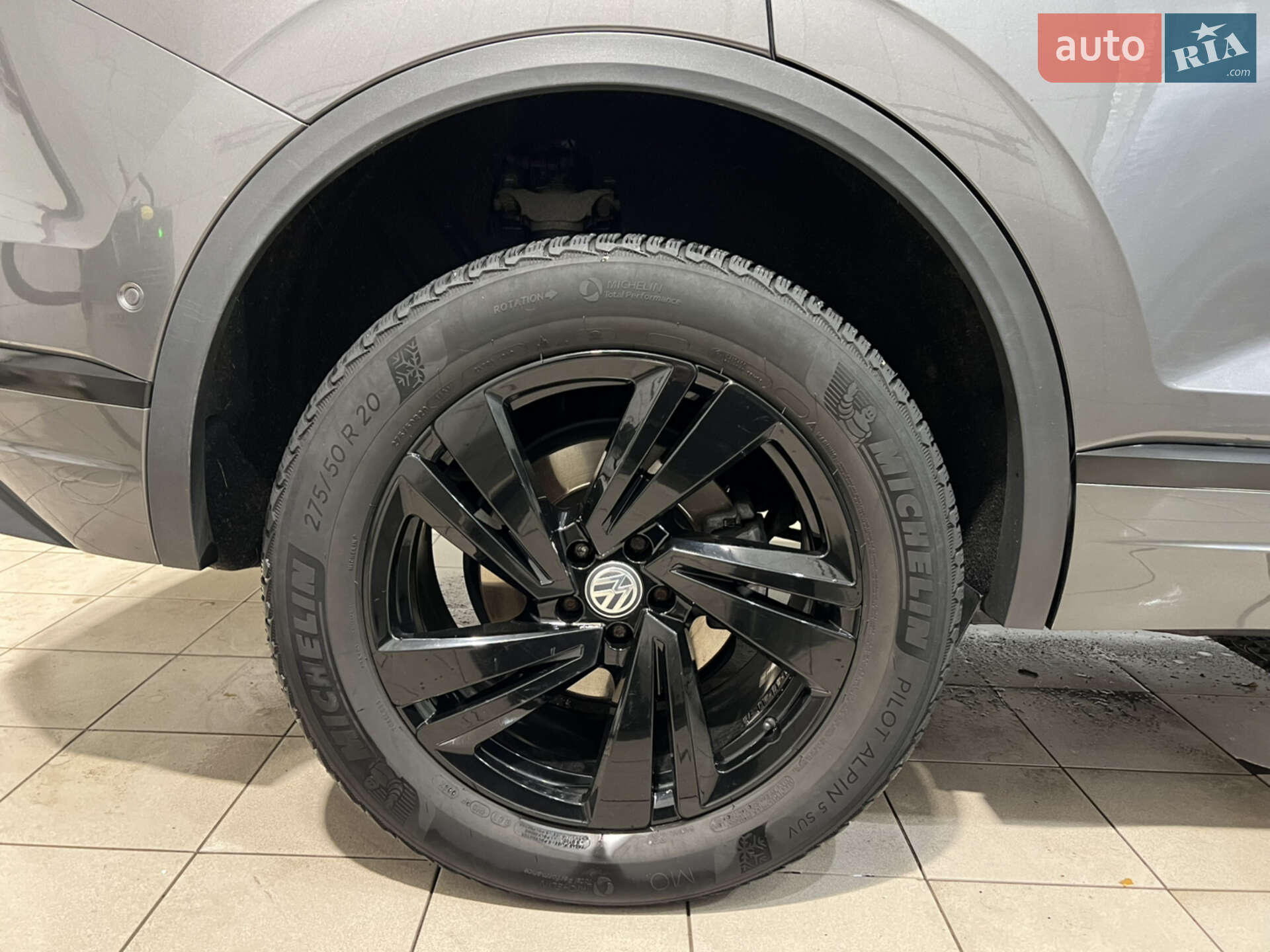 Volkswagen Touareg 2018 VIN WVGZZZCRZKD007099 фото оголошення 18 з 68